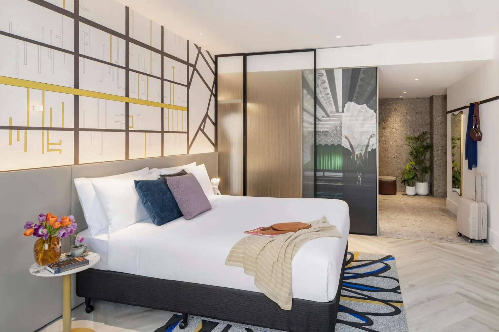 Photo of the whole room, Bed in Hotel Indigo Melbourne Little Collins