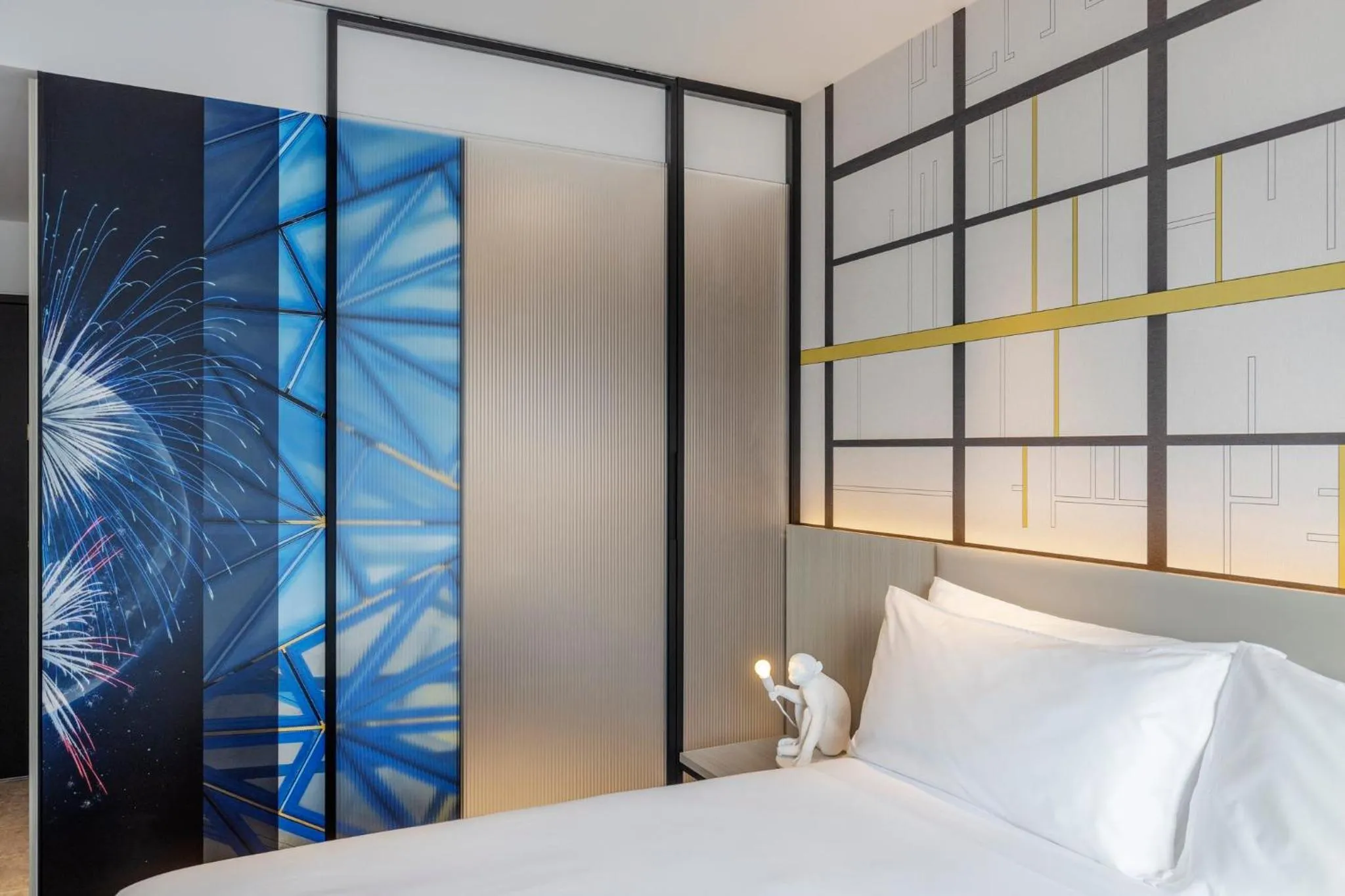 Photo of the whole room, Bed in Hotel Indigo Melbourne Little Collins