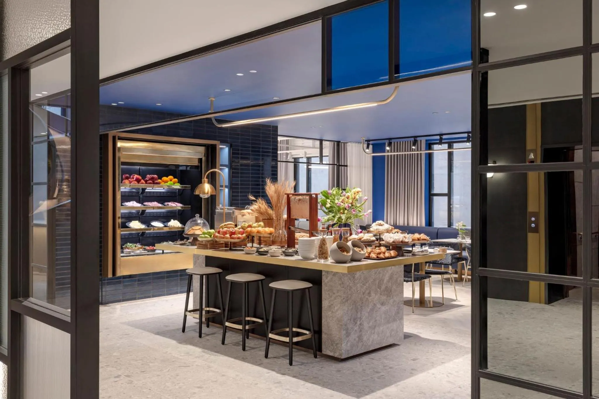 Breakfast in Hotel Indigo Melbourne Little Collins