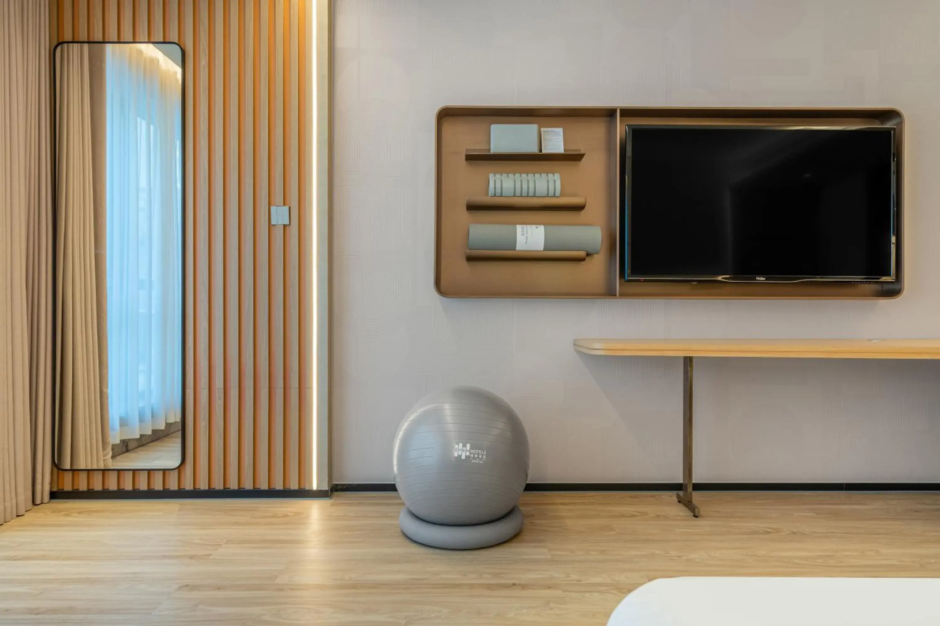 Premium King Room in EVEN Hotel Hangzhou Yintai City by IHG Premium King Room in EVEN Hotel Hangzhou Yintai City by IHG