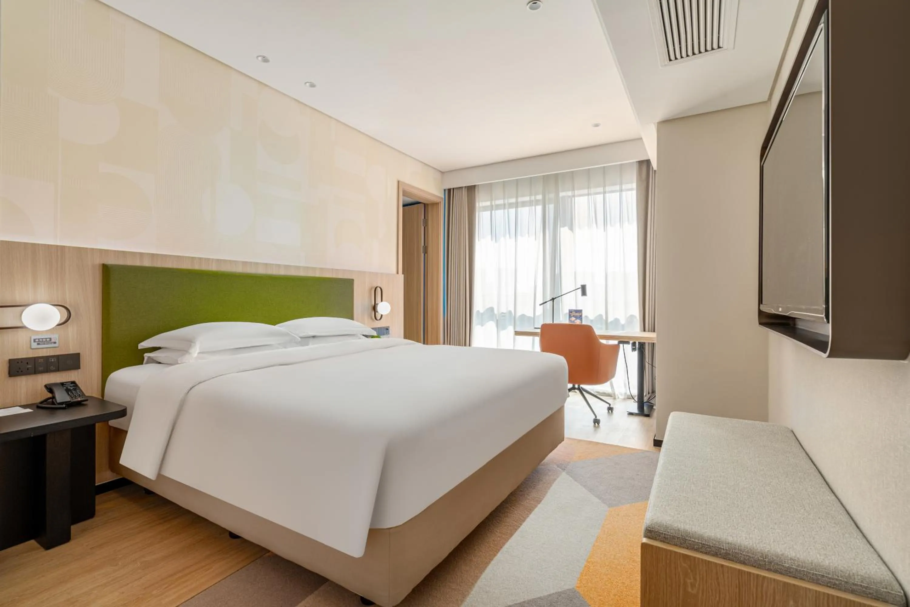 Bedroom, Bed in EVEN Hotel Hangzhou Yintai City by IHG