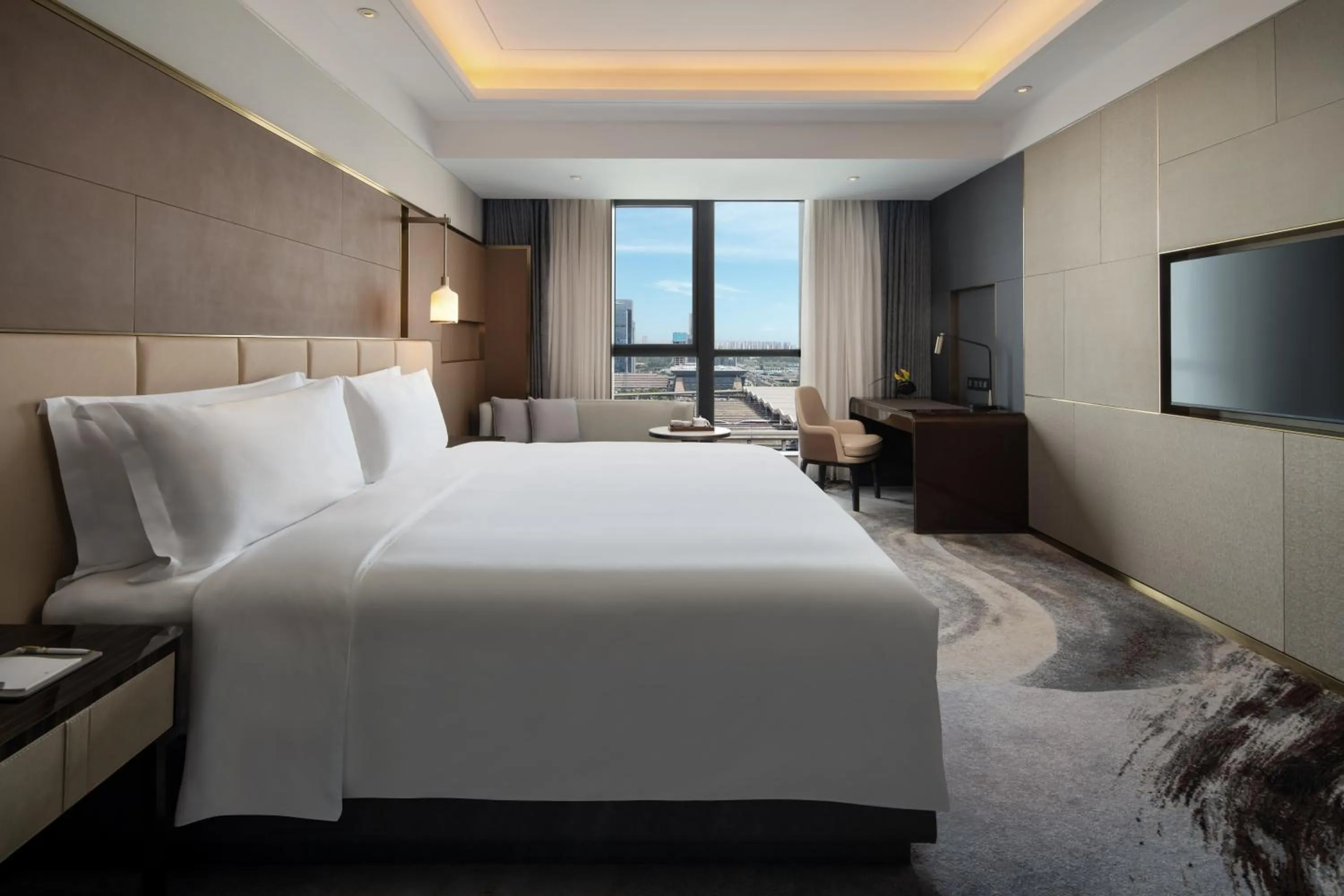 Bed in InterContinental Hotels Zhengzhou Zhengdong