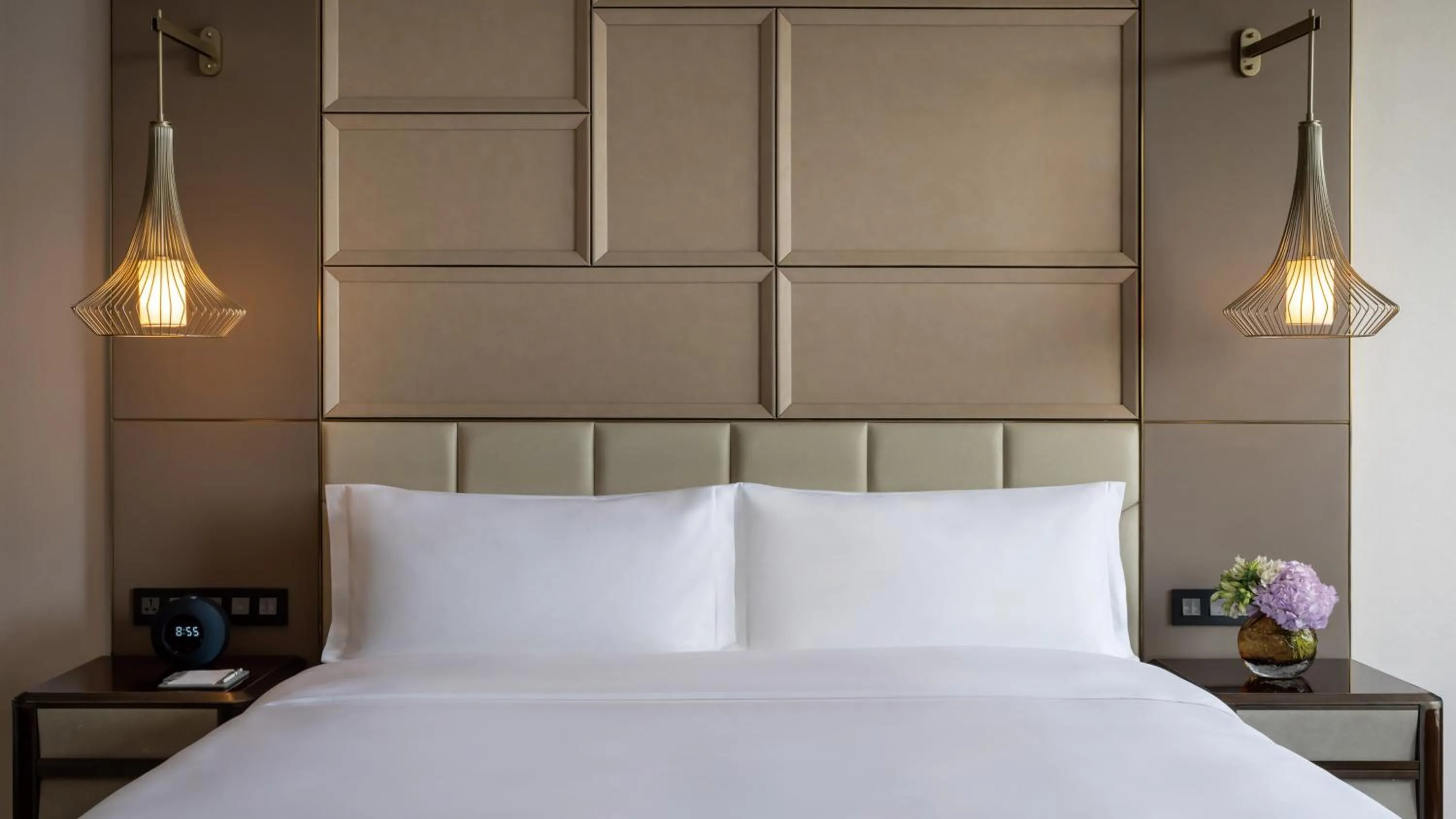 Bed in InterContinental Hotels Zhengzhou Zhengdong