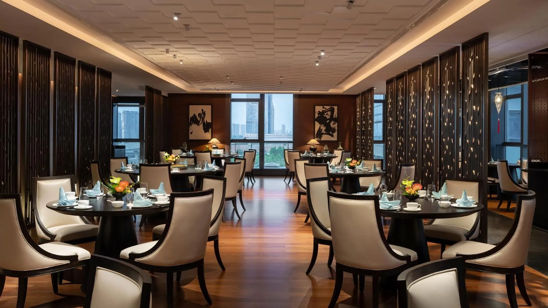 Restaurant/places to eat in InterContinental Hotels Zhengzhou Zhengdong