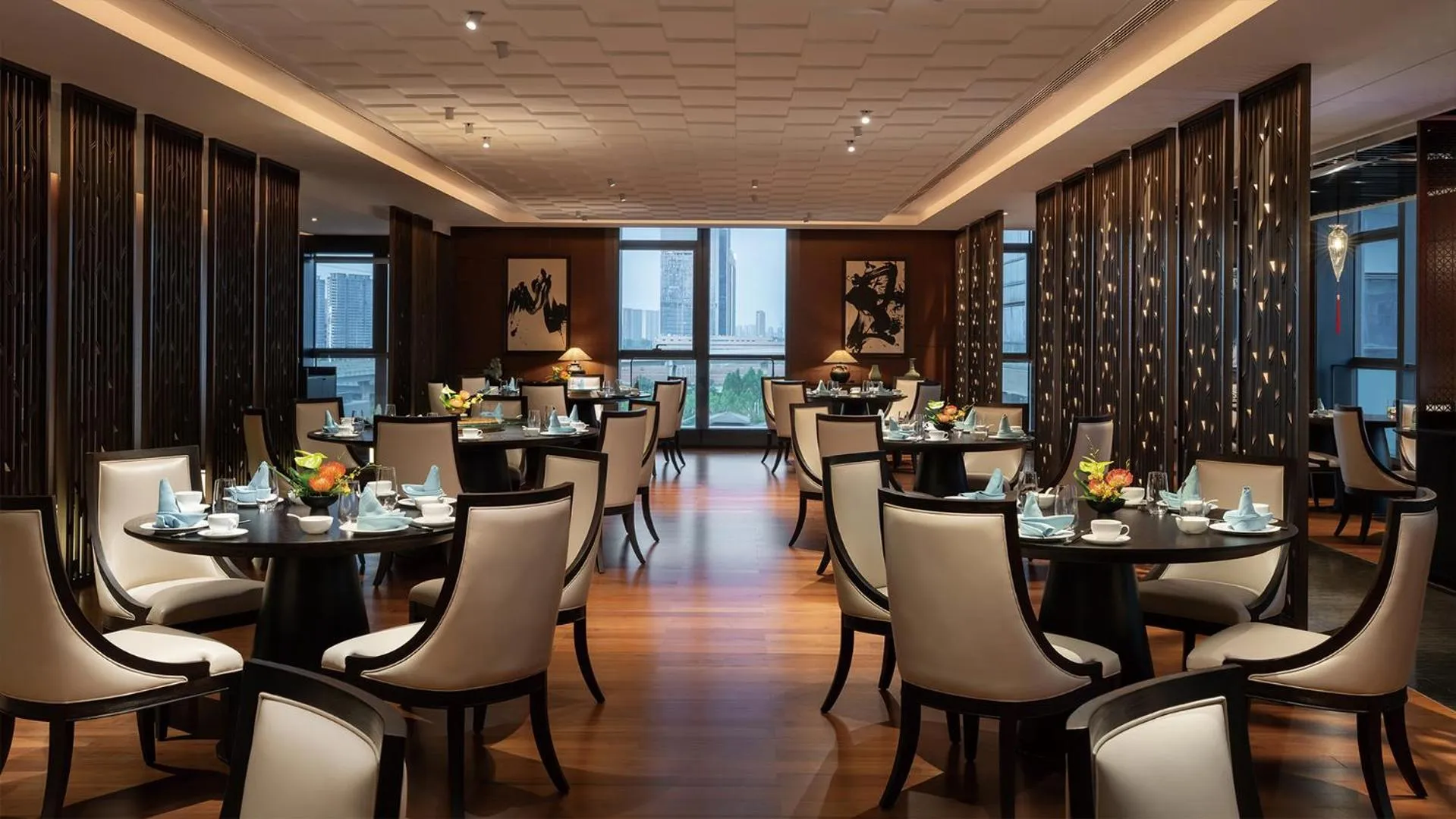 Restaurant/places to eat in InterContinental Hotels Zhengzhou Zhengdong