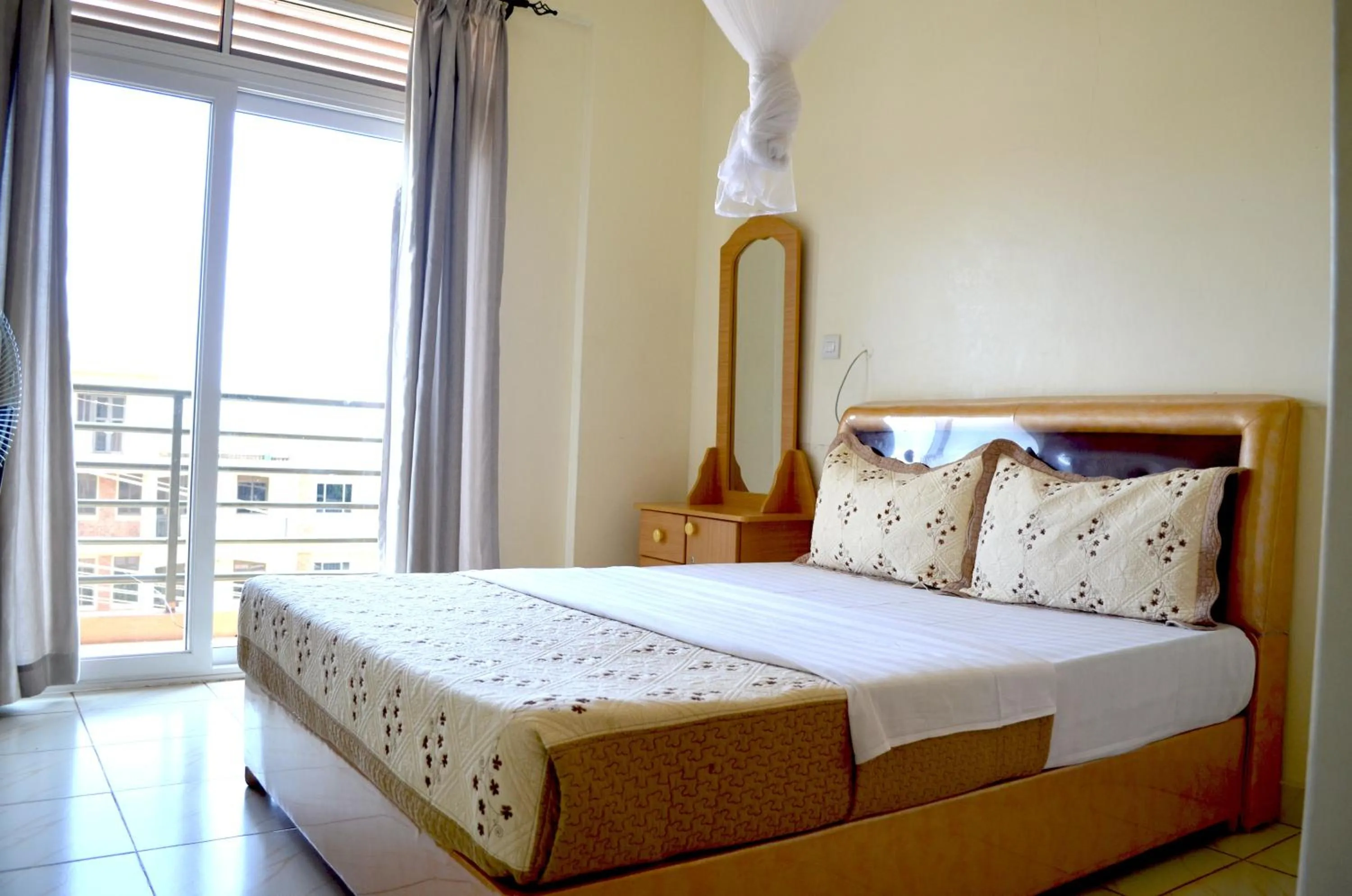 Bed in Hotel Top Five