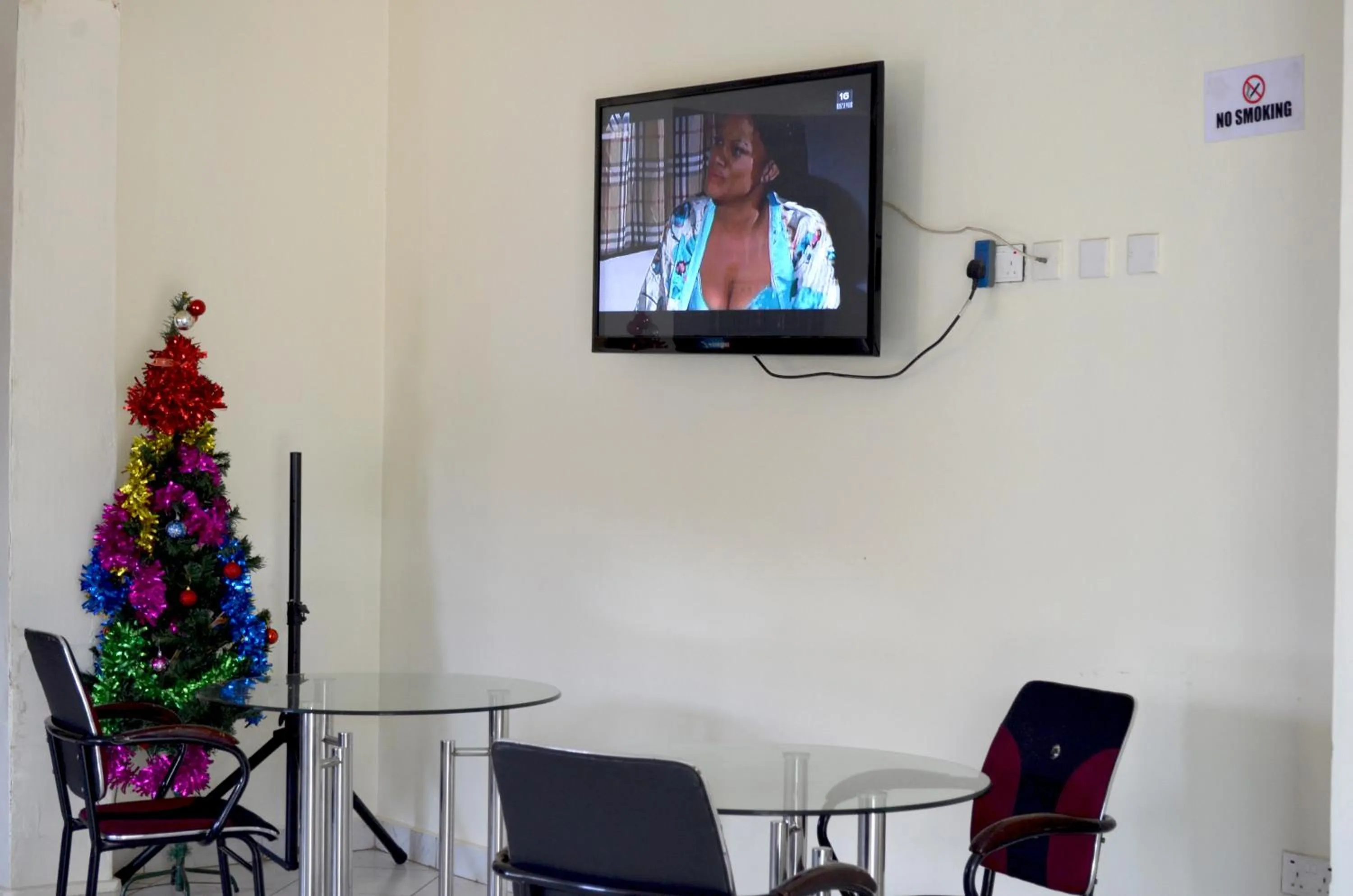 Restaurant/places to eat in Hotel Top Five