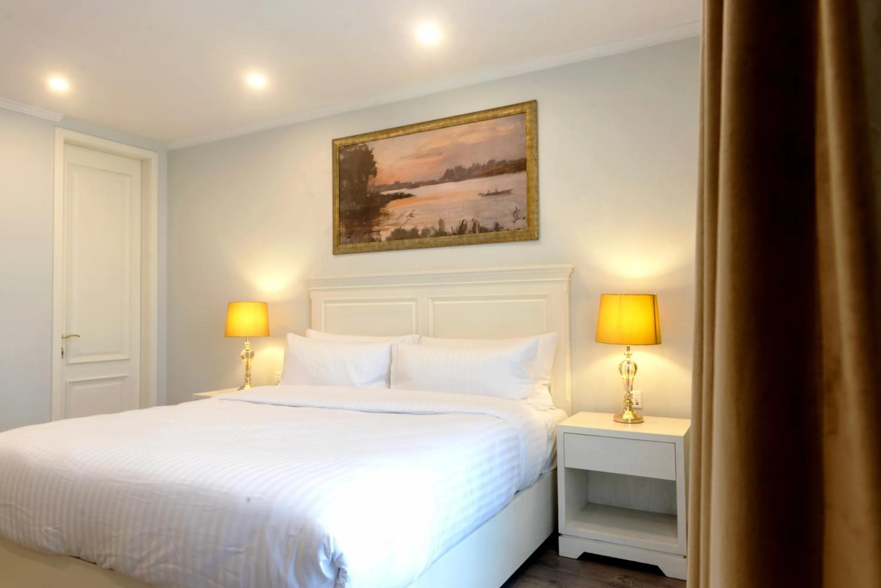 Bedroom, Bed in PC Residences Gulberg Lahore