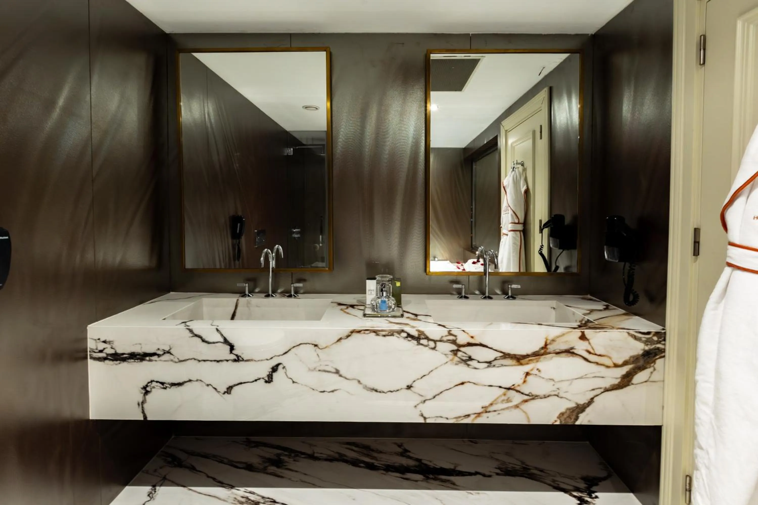 Grand Opera Hotel & Casino & Spa