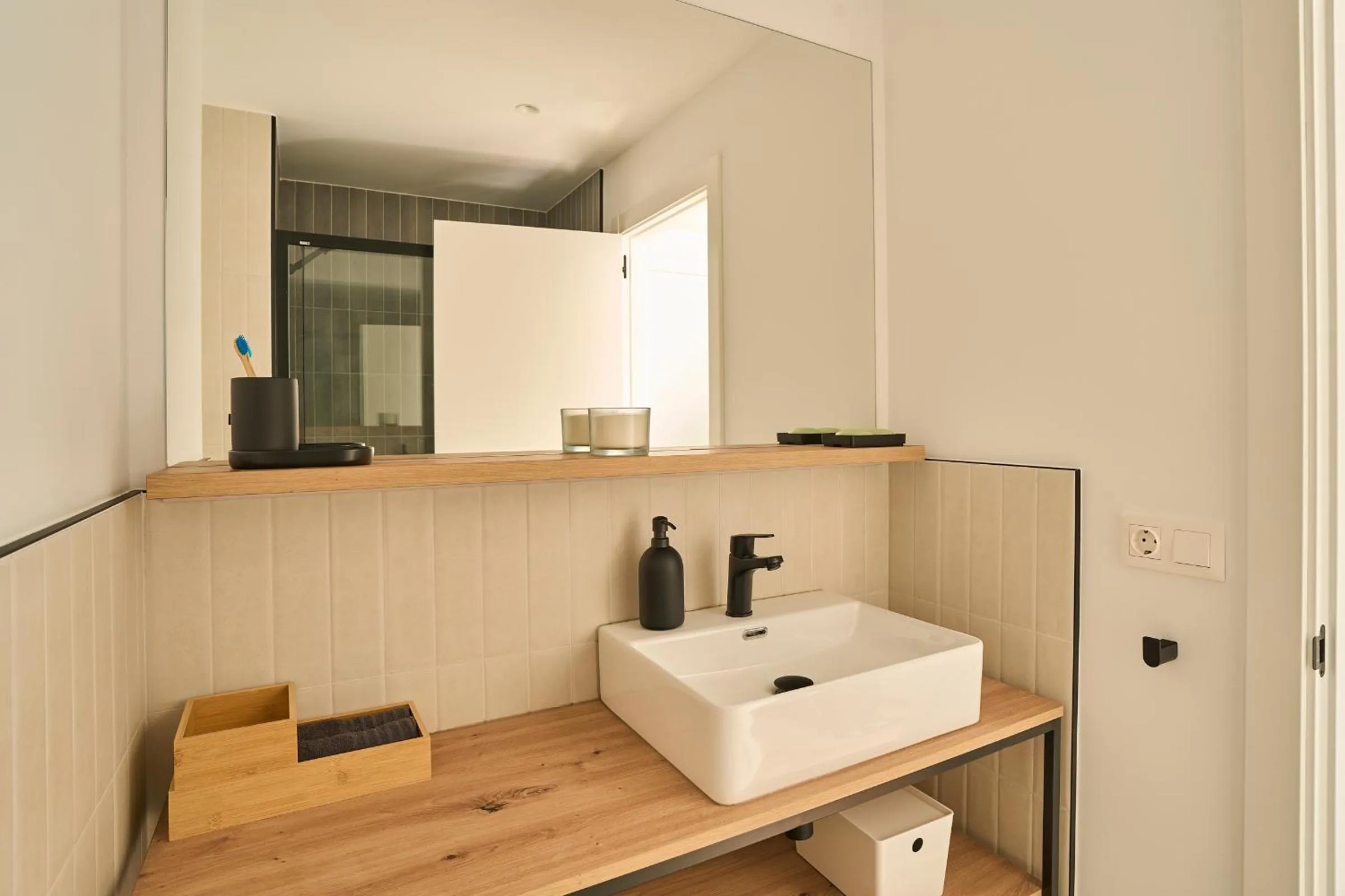 Shower in Node Madrid Carabanchel