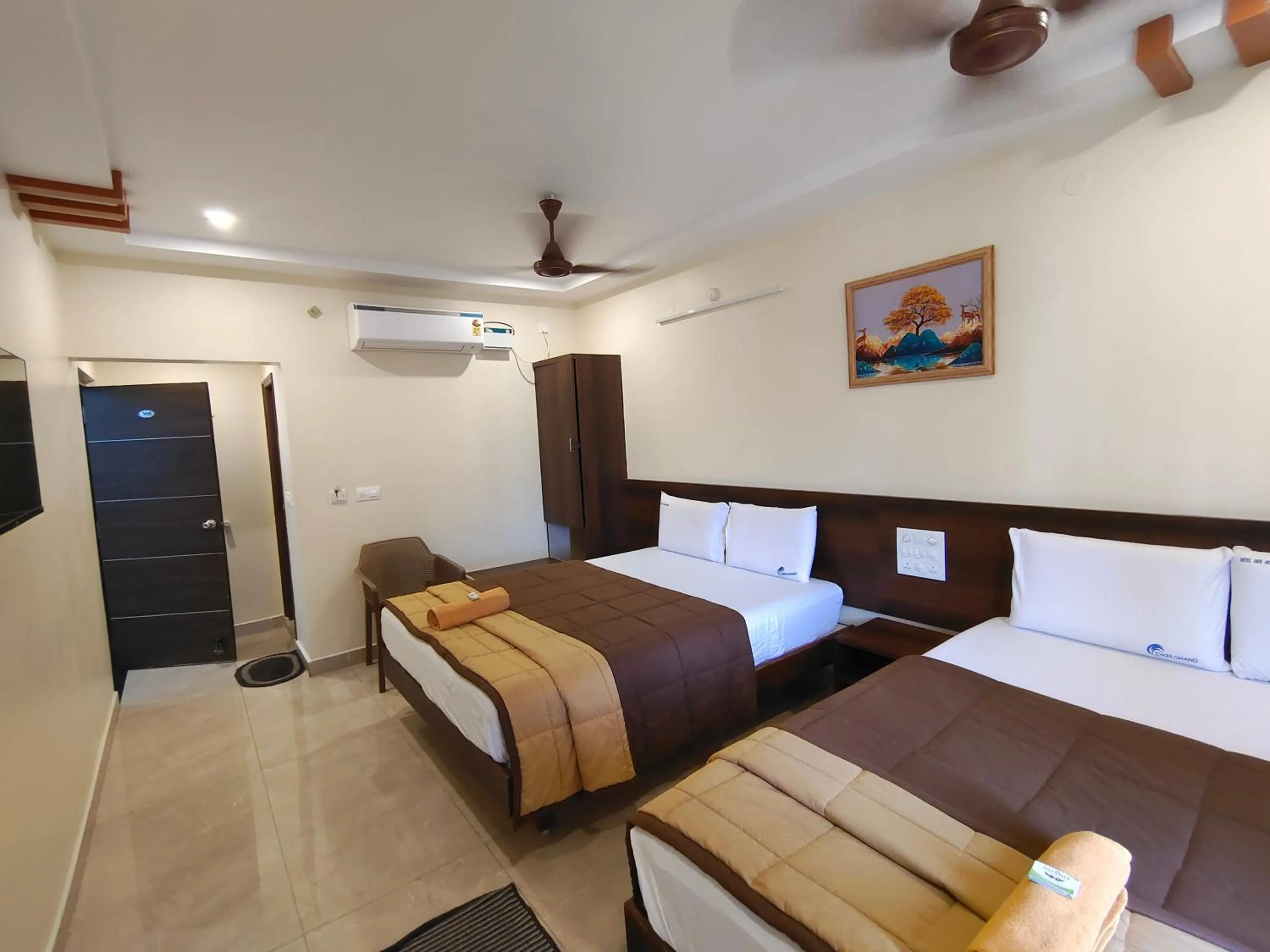 Bed in Hotel DKR Grand