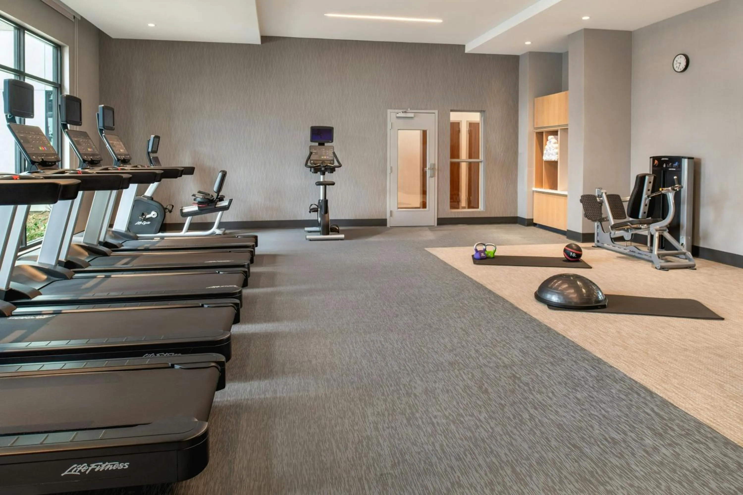 Fitness centre/facilities in Courtyard by Marriott San Bernardino Loma Linda