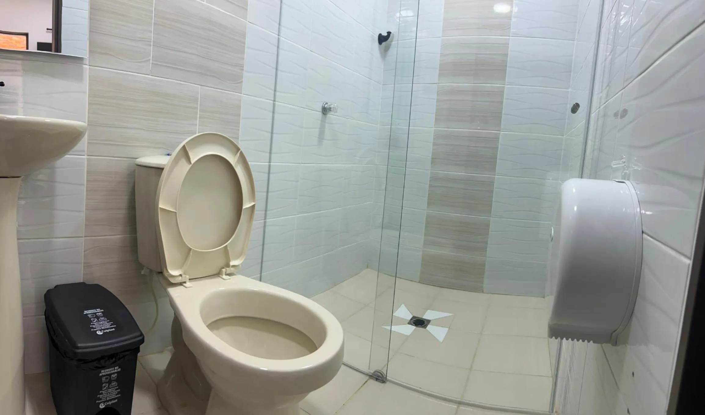 Shower in Hotel Roma Urabá