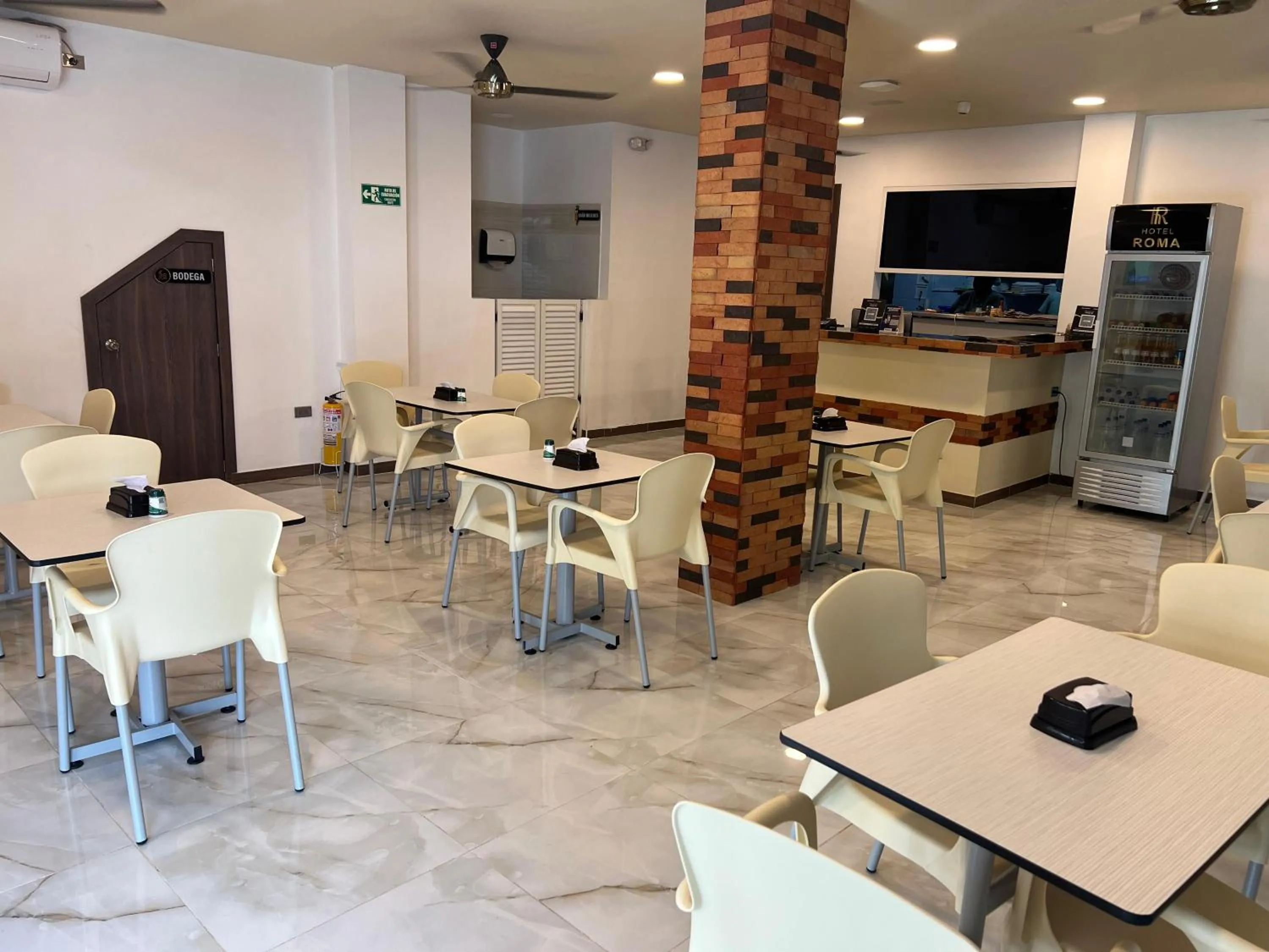 Restaurant/places to eat in Hotel Roma Urabá