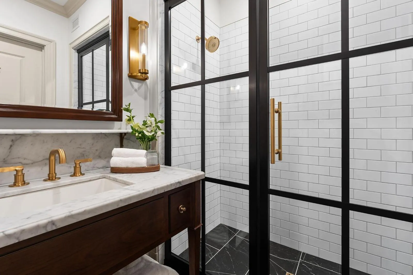 Shower in Hotel Burg