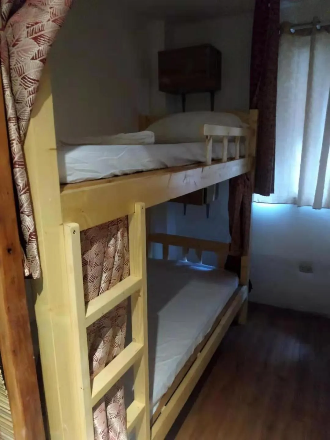 Bed in AlonaBeach Tourist Inn