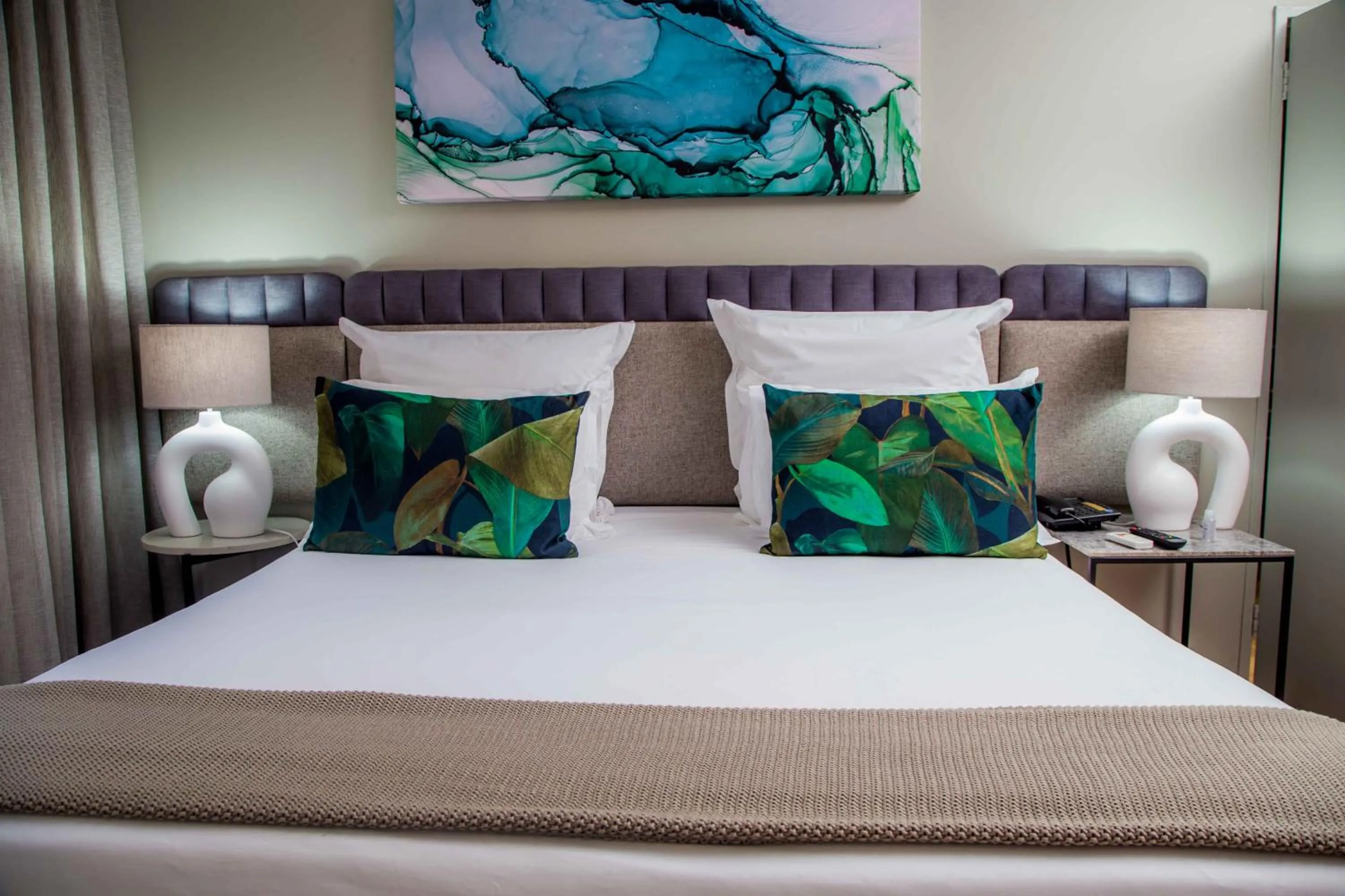 Bed in Cresta Lodge Harare