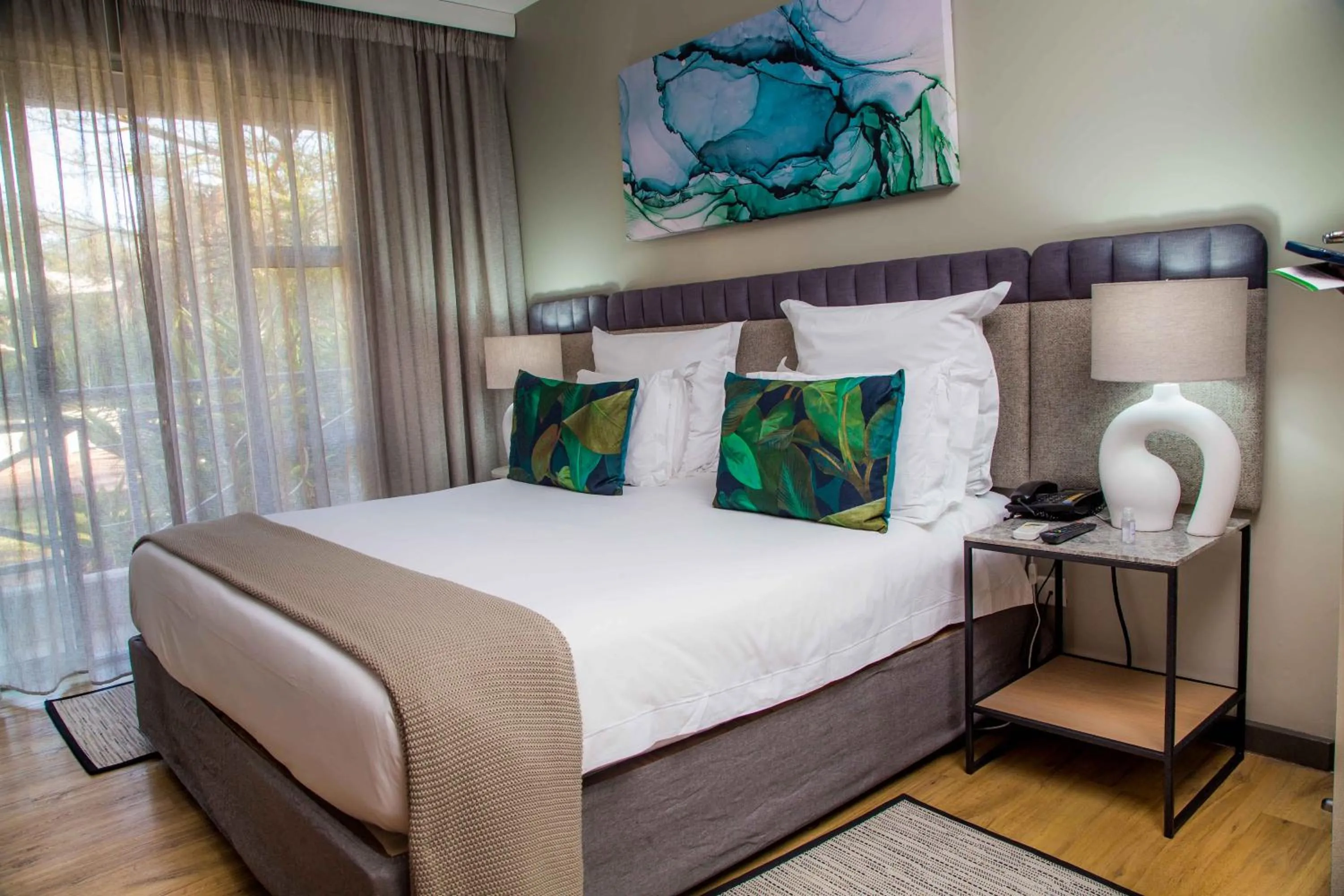 Bed in Cresta Lodge Harare