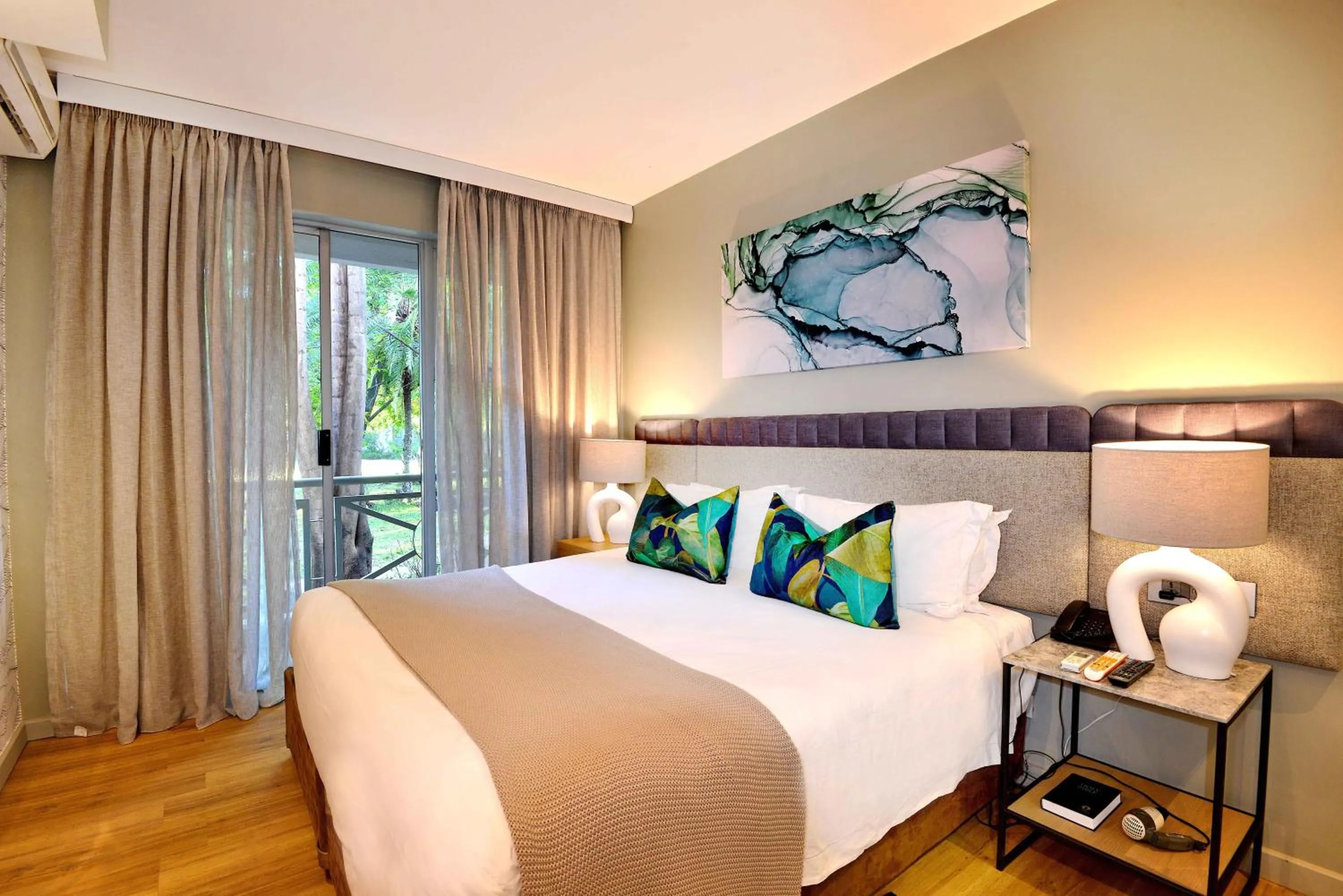 Bed in Cresta Lodge Harare