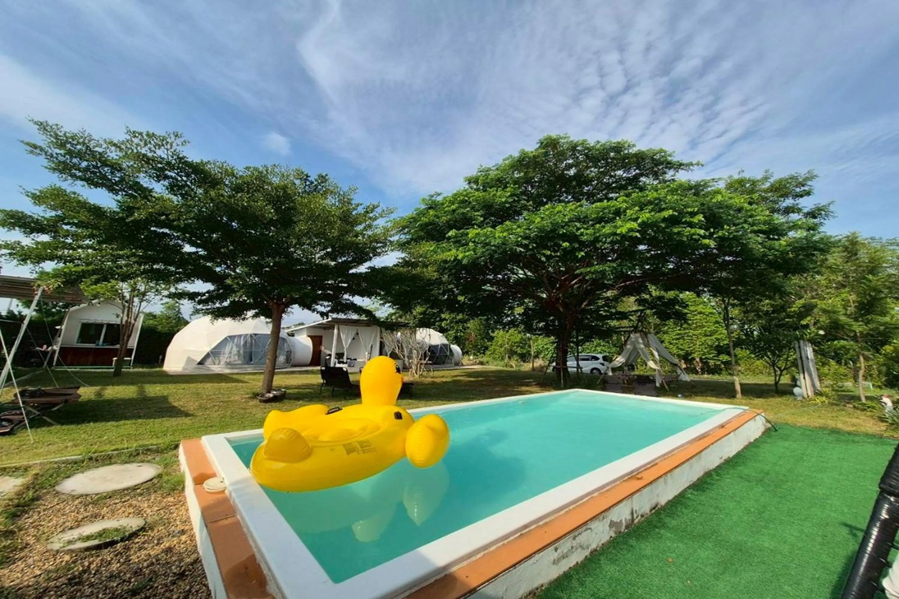 Swimming pool in NaNine Glamping