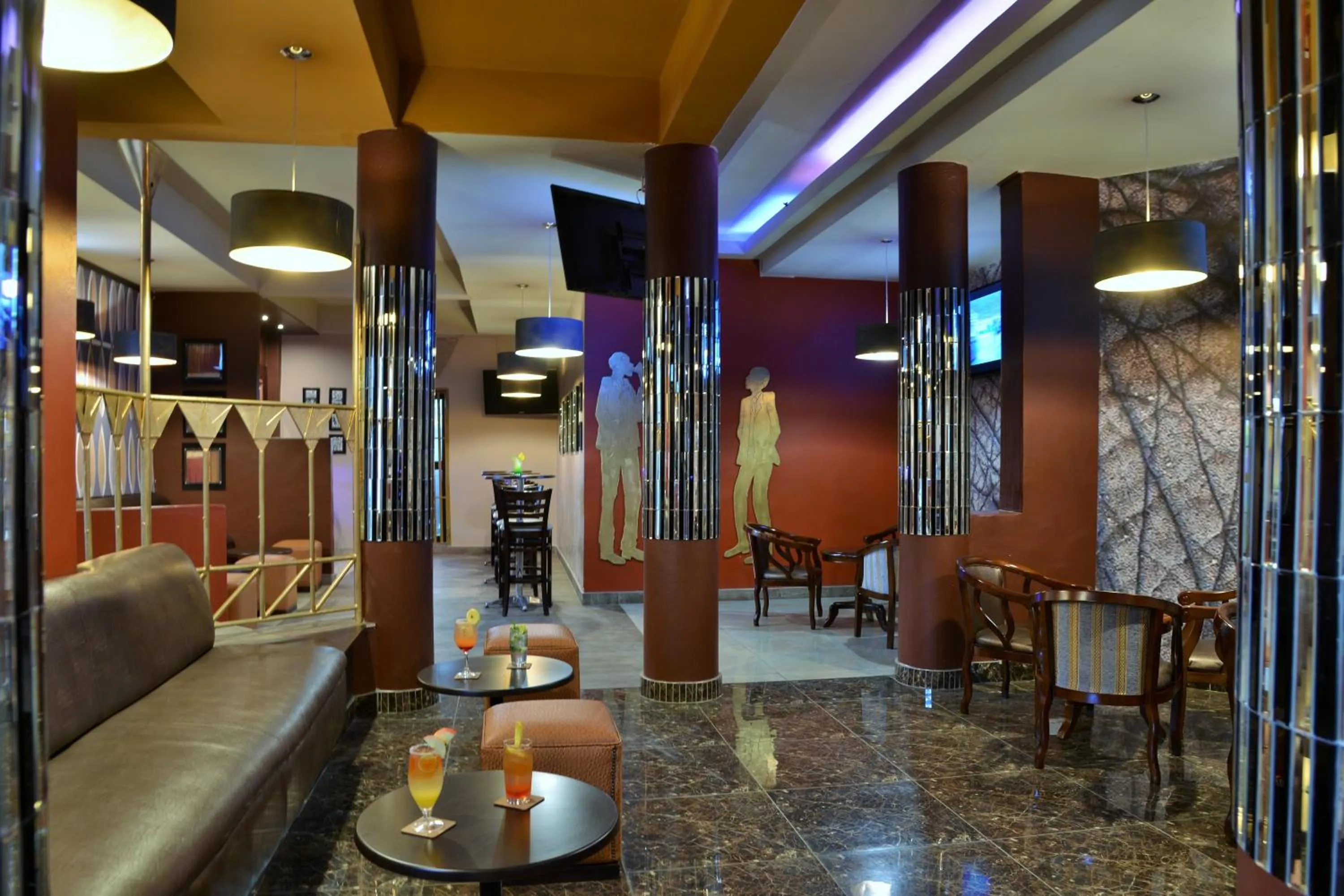 Lounge or bar in Cresta Oasis Hotel