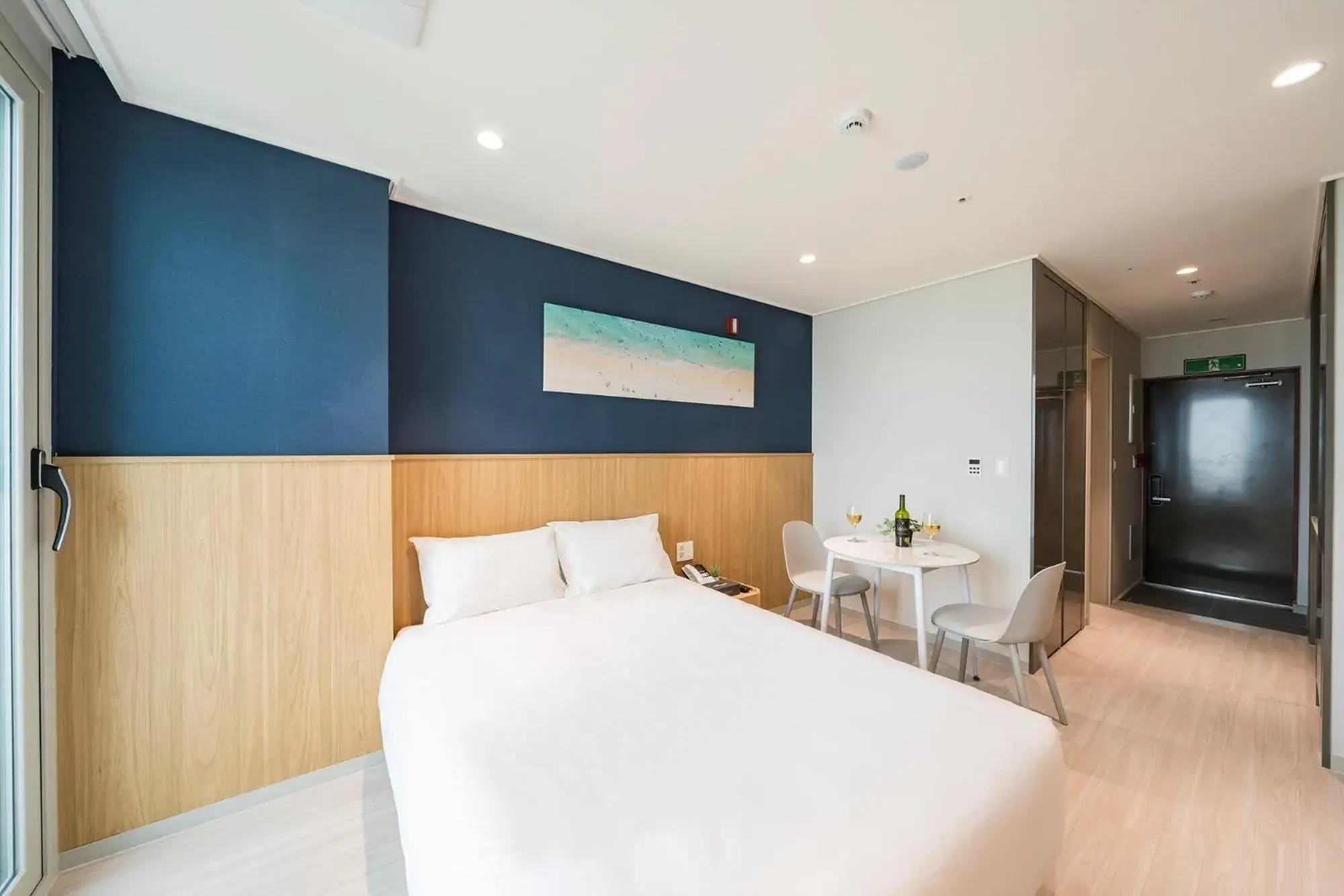 Ocean Lake View Superior Double in Sokcho Mari Vista Hotel Ocean Lake View Superior Double in Sokcho Mari Vista Hotel