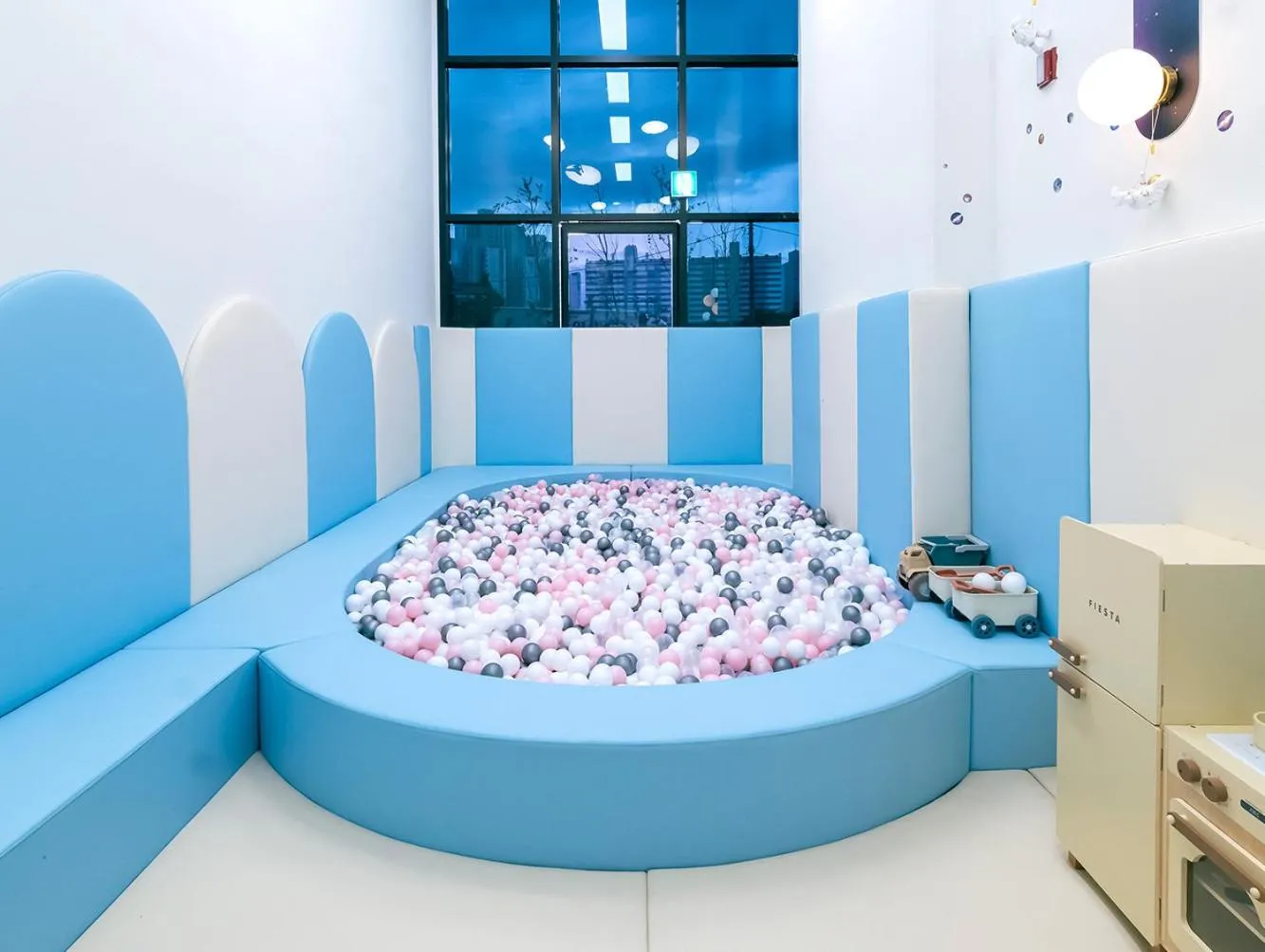 Kids's club, Bed in Sokcho Mari Vista Hotel
