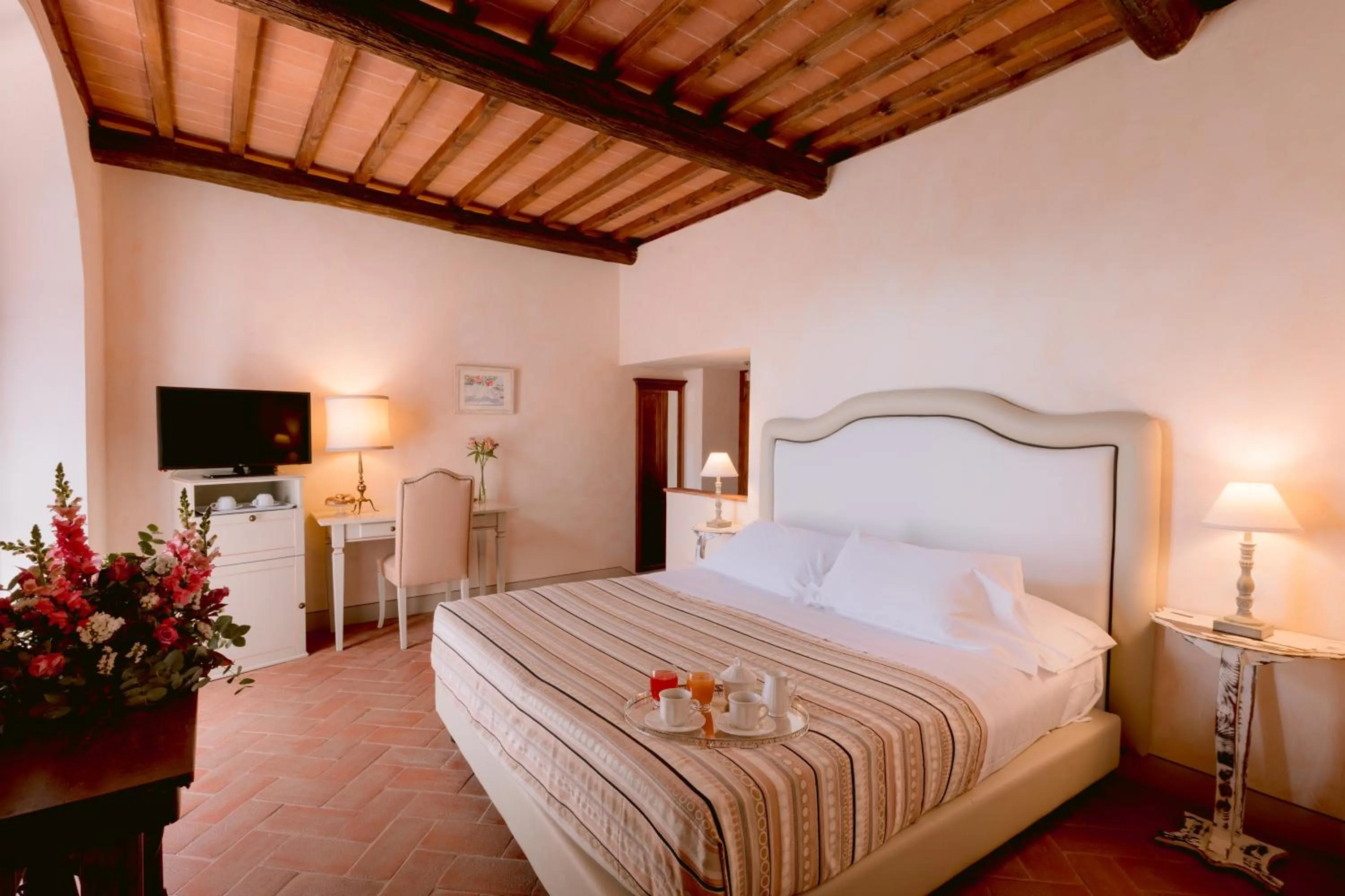 Bedroom, Bed in Borgo Sant'Ambrogio - Resort