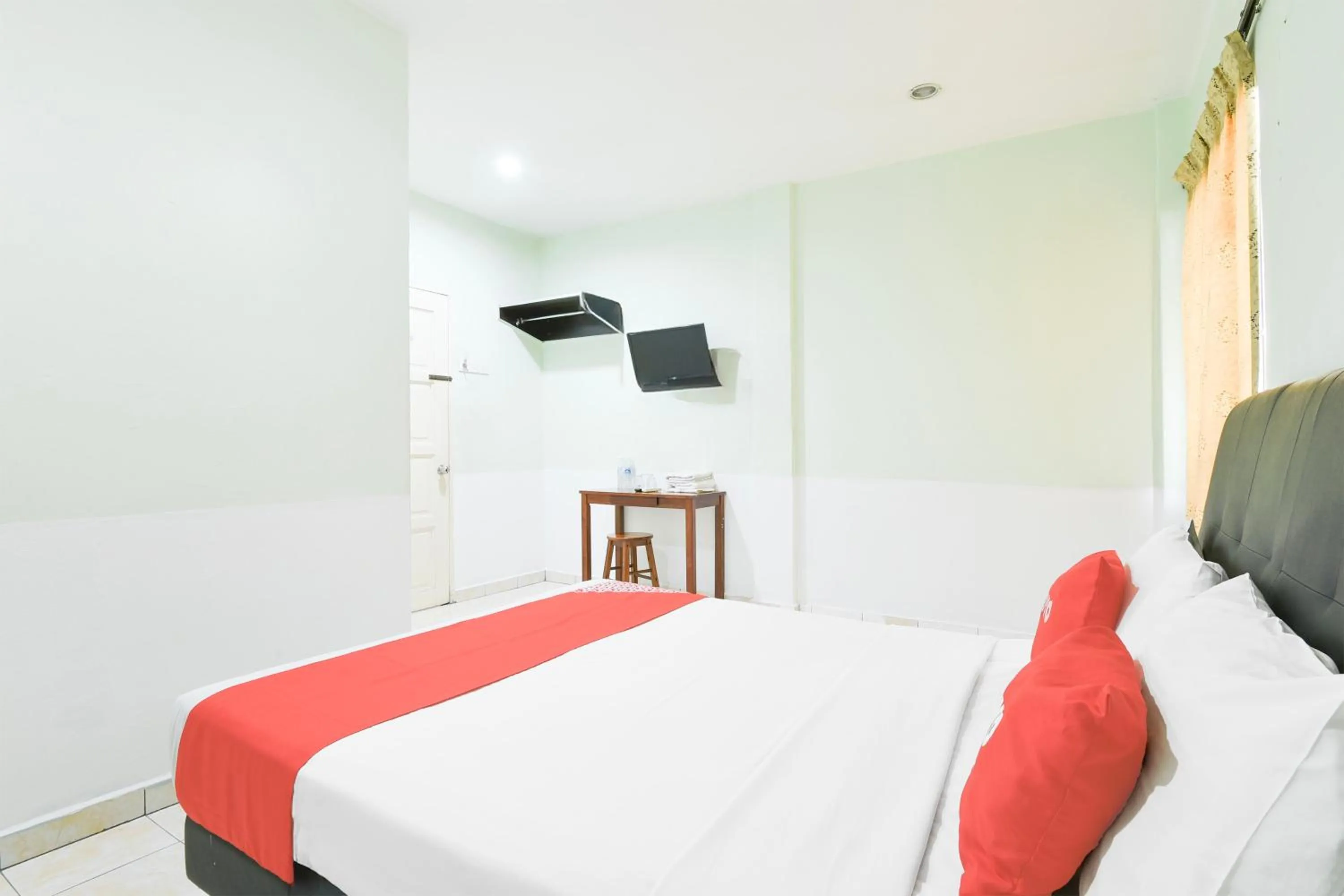 Bedroom, Bed in Hotel O KB Near Siti Khadijah Market Formerly KB 7 Days