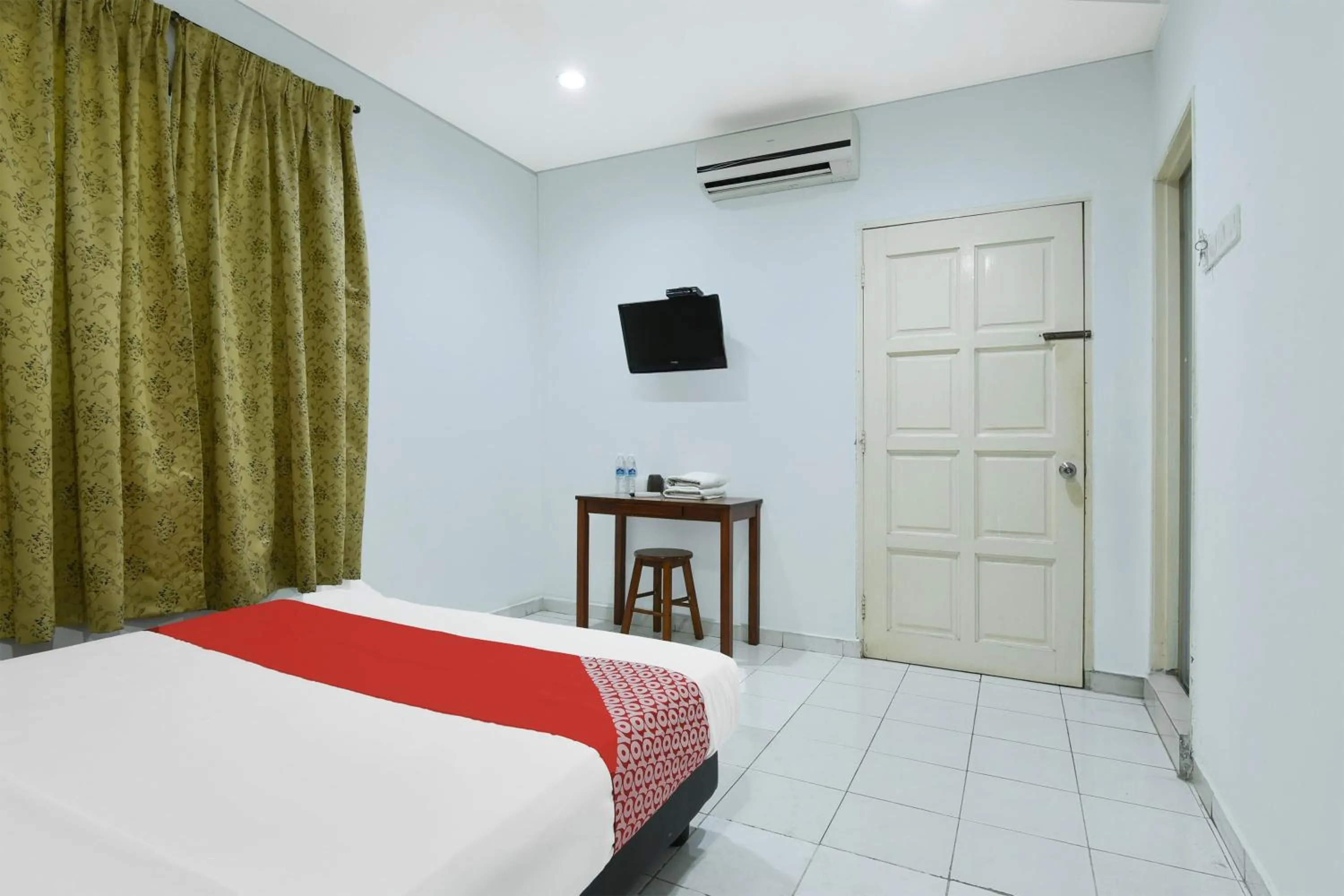 Bedroom, Bed in Hotel O KB Near Siti Khadijah Market Formerly KB 7 Days