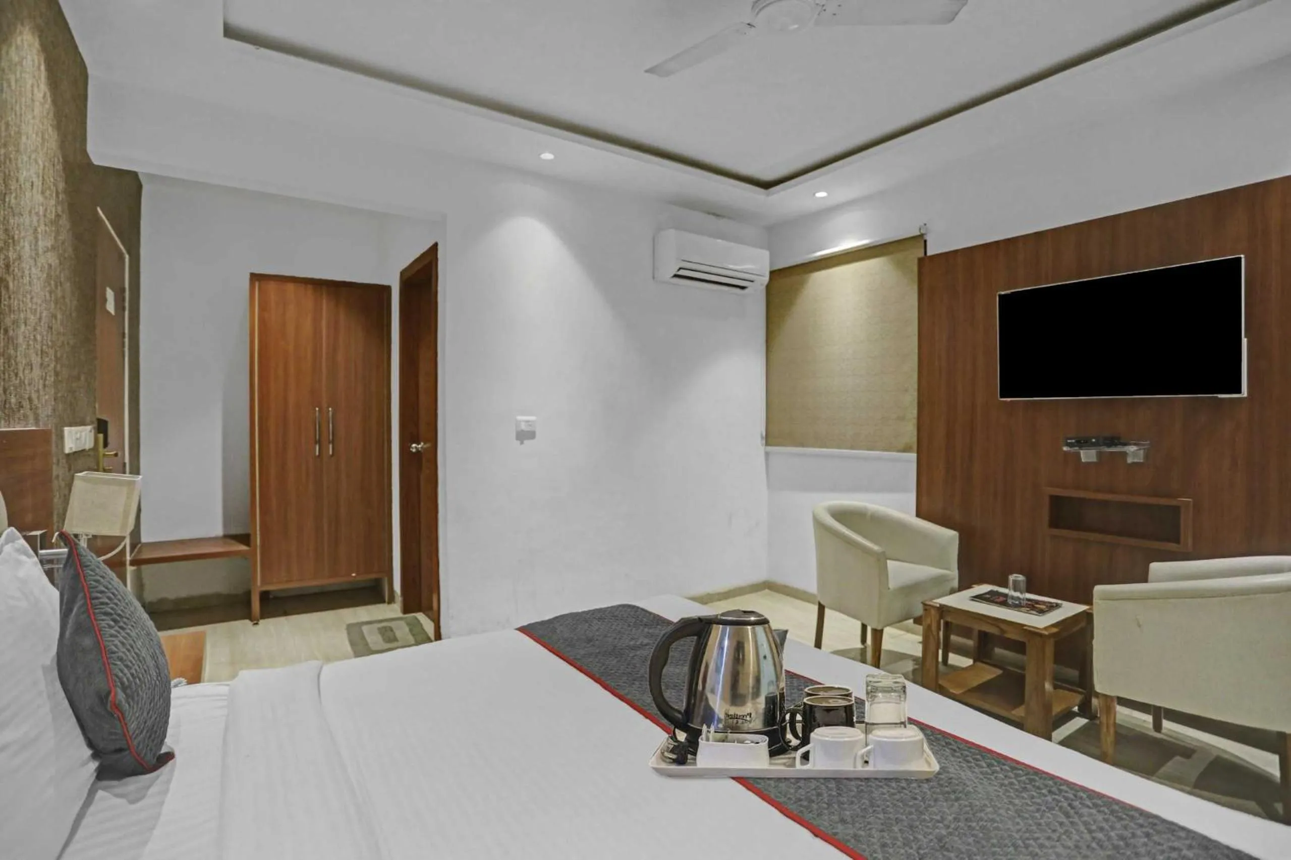 Bedroom, Bed in Hotel O by OYO Euro Near IGI Airport