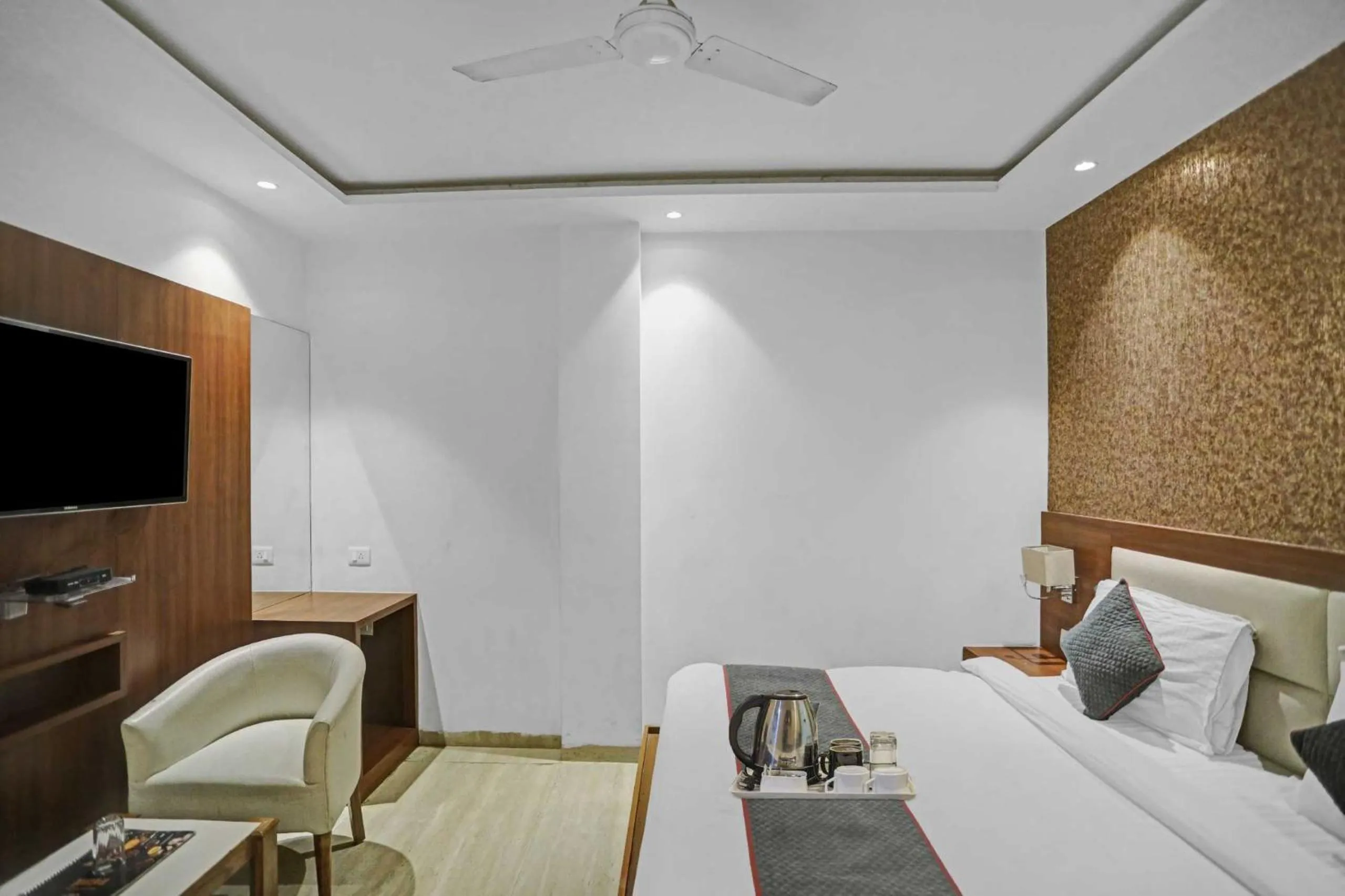 Bedroom, Bed in Hotel O by OYO Euro Near IGI Airport