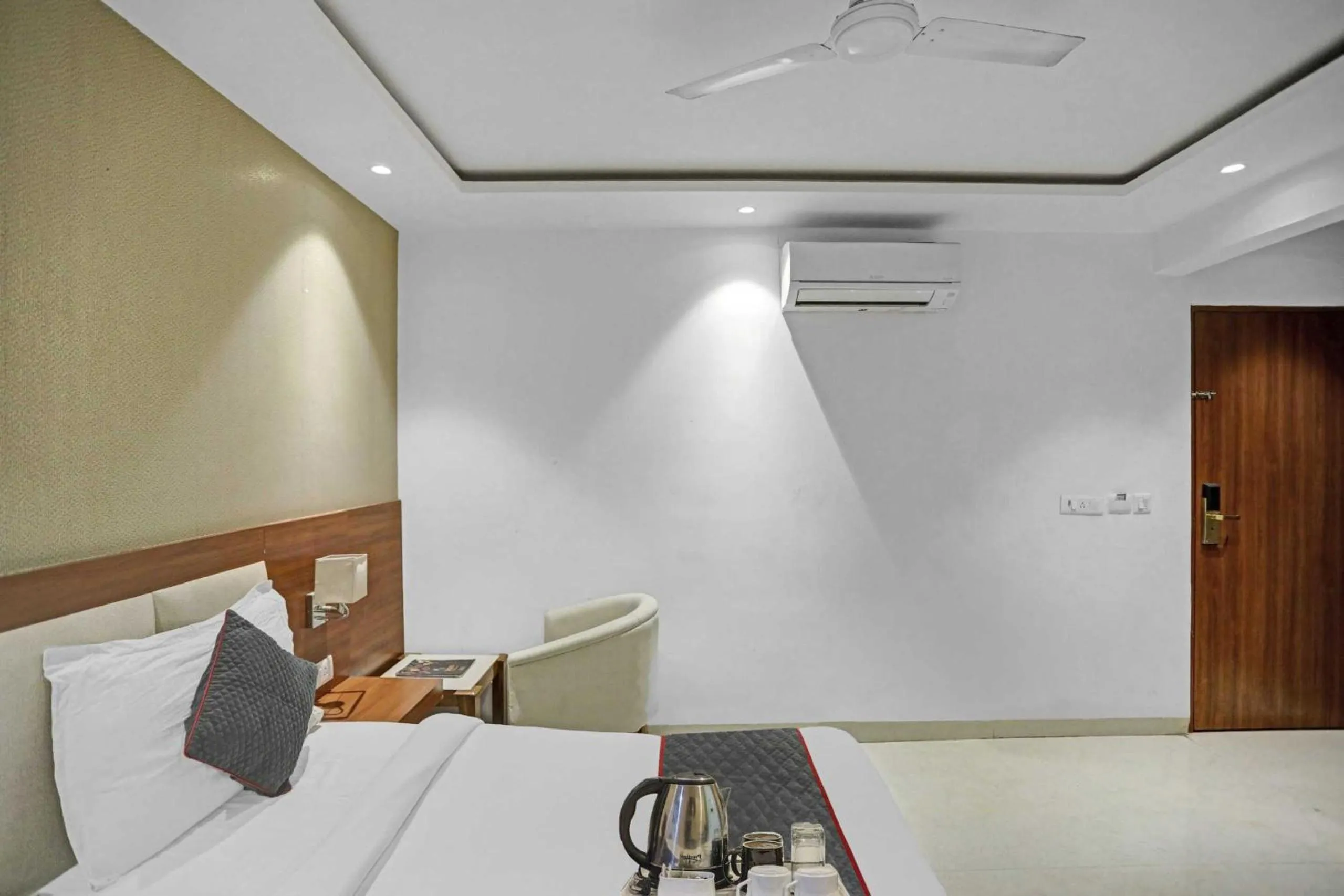 Bedroom, Bed in Hotel O by OYO Euro Near IGI Airport