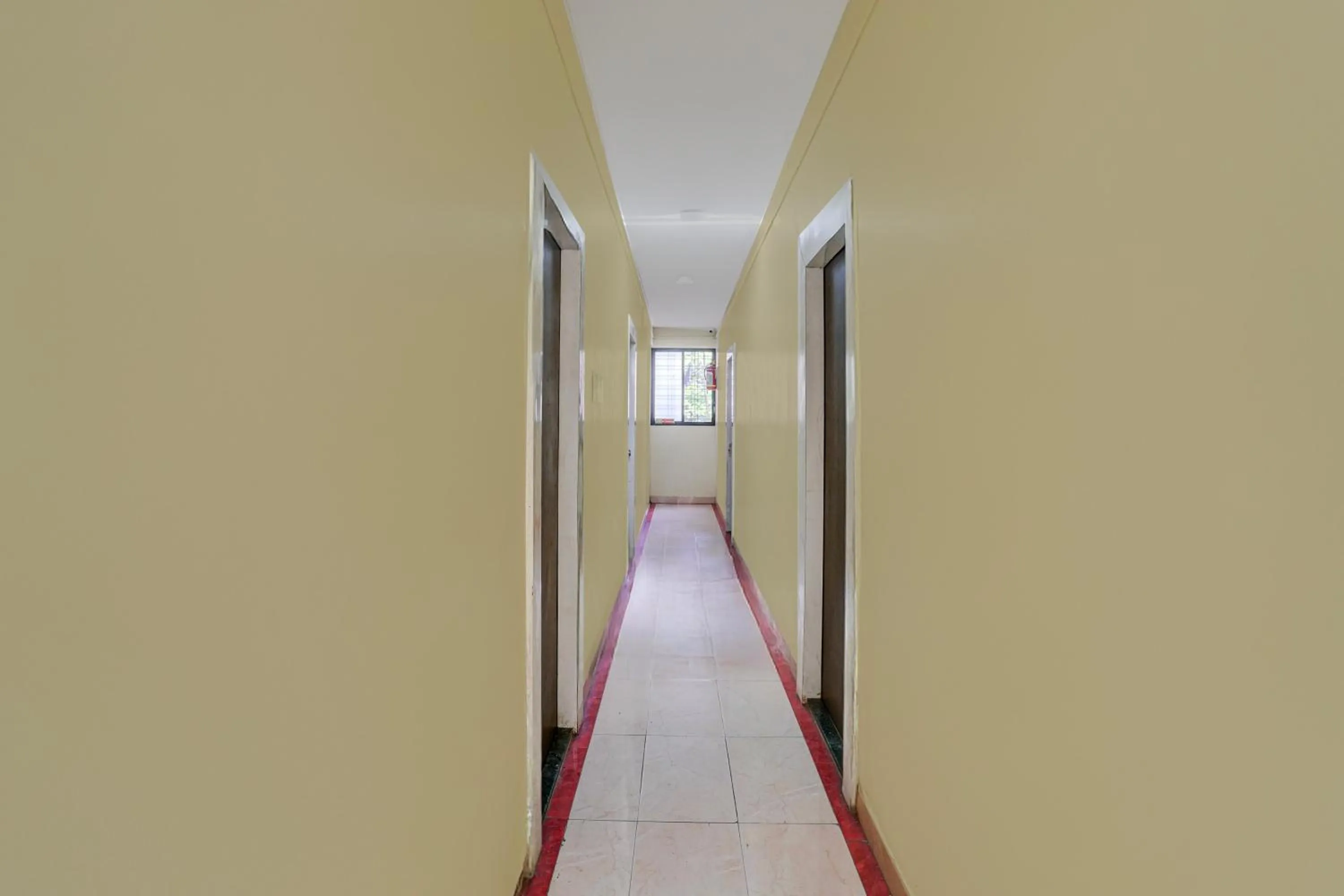 Lobby or reception in Super Hotel O Sainagar Shirdi Railway Junction Formerly Sai Vyankatesh Residency