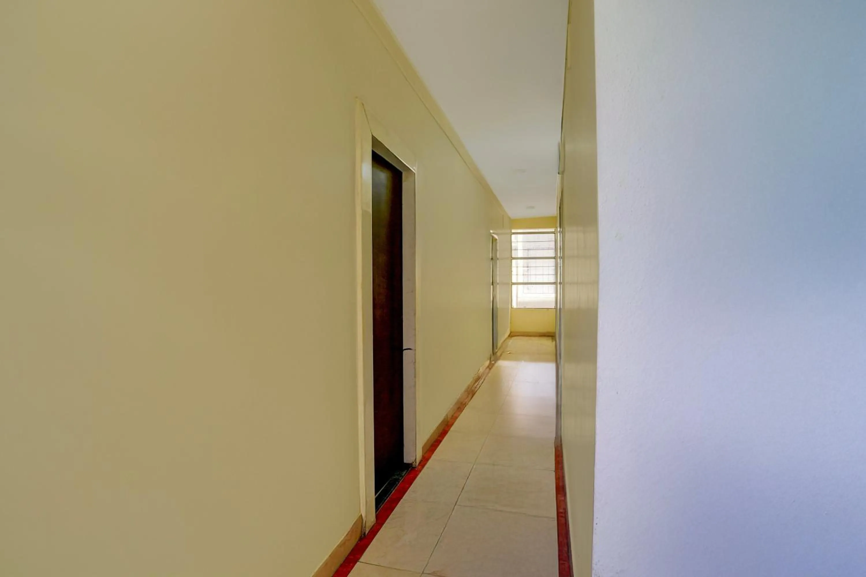 Lobby or reception in Super Hotel O Sainagar Shirdi Railway Junction Formerly Sai Vyankatesh Residency