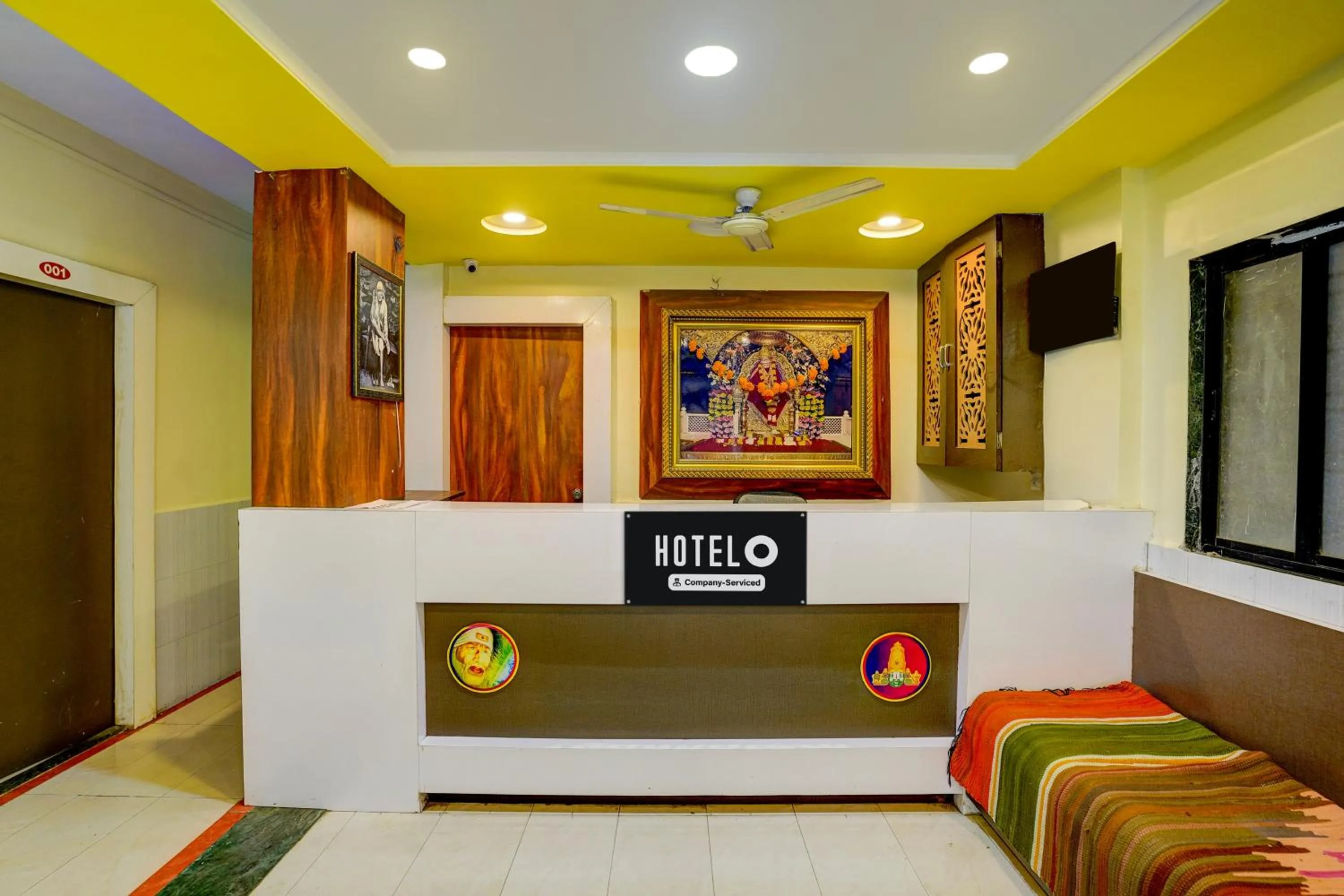 Lobby or reception in Super Hotel O Sainagar Shirdi Railway Junction Formerly Sai Vyankatesh Residency