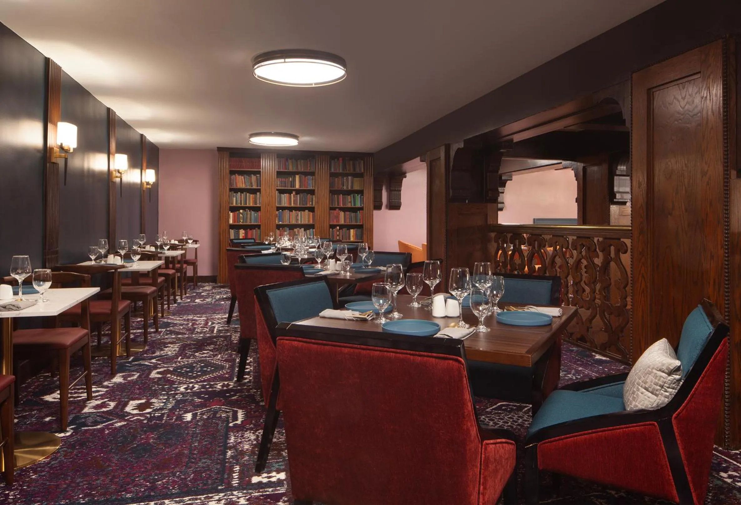 Restaurant/places to eat in Hotel Royer Urbana Champaign, Tapestry Collection by Hilton