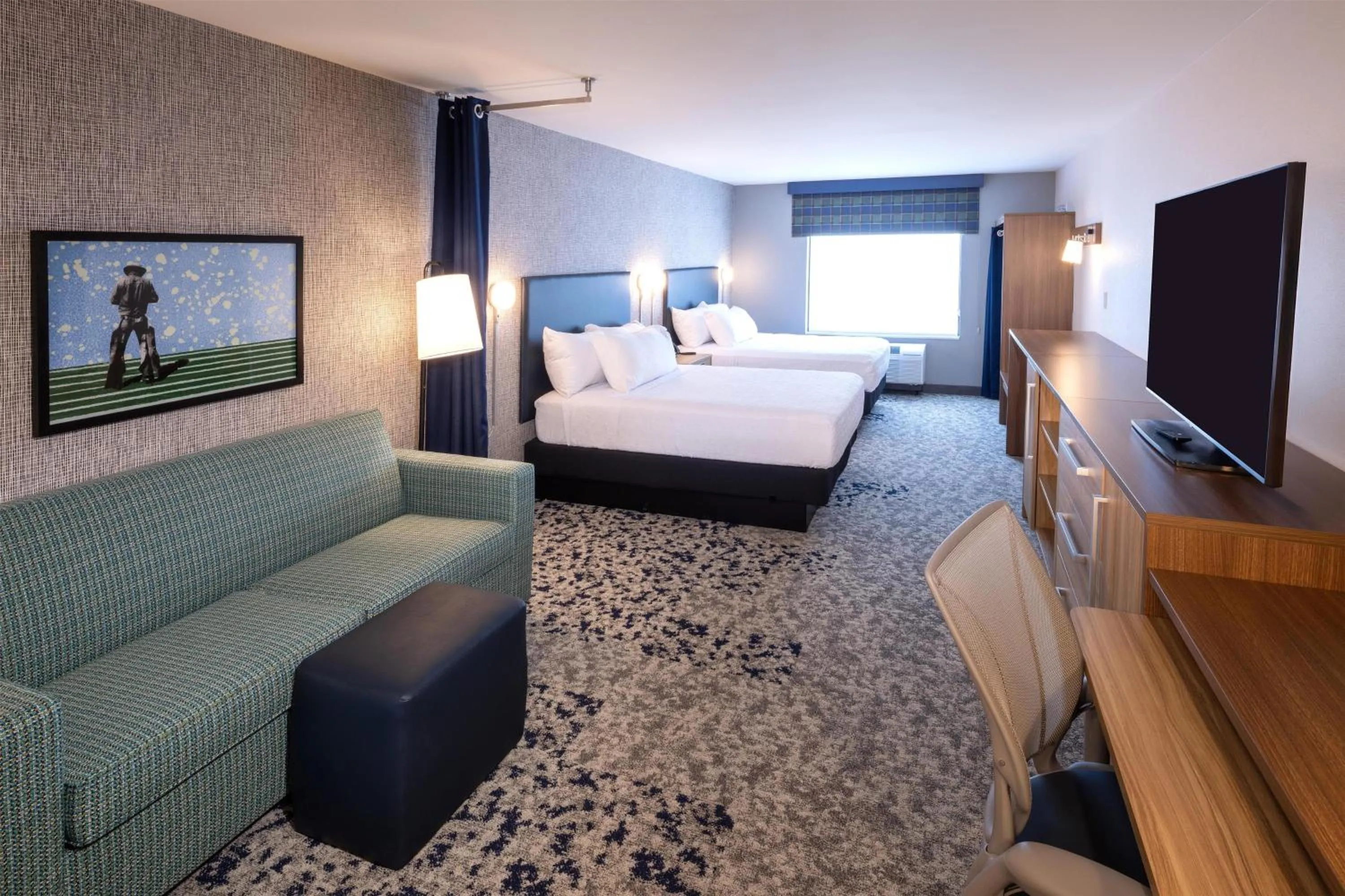 Living room, Bed in Home2 Suites By Hilton Kalispell, Mt