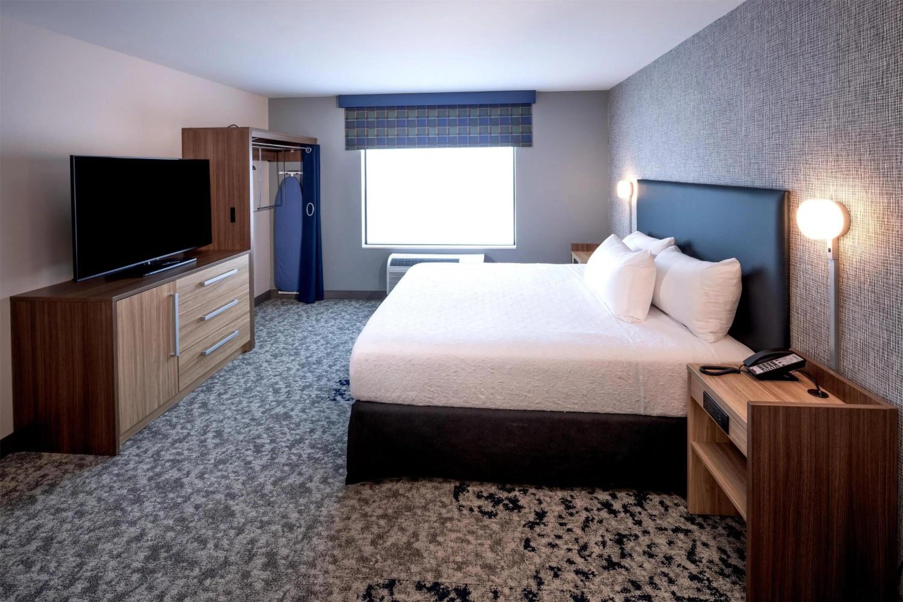 Bed in Home2 Suites By Hilton Kalispell, Mt