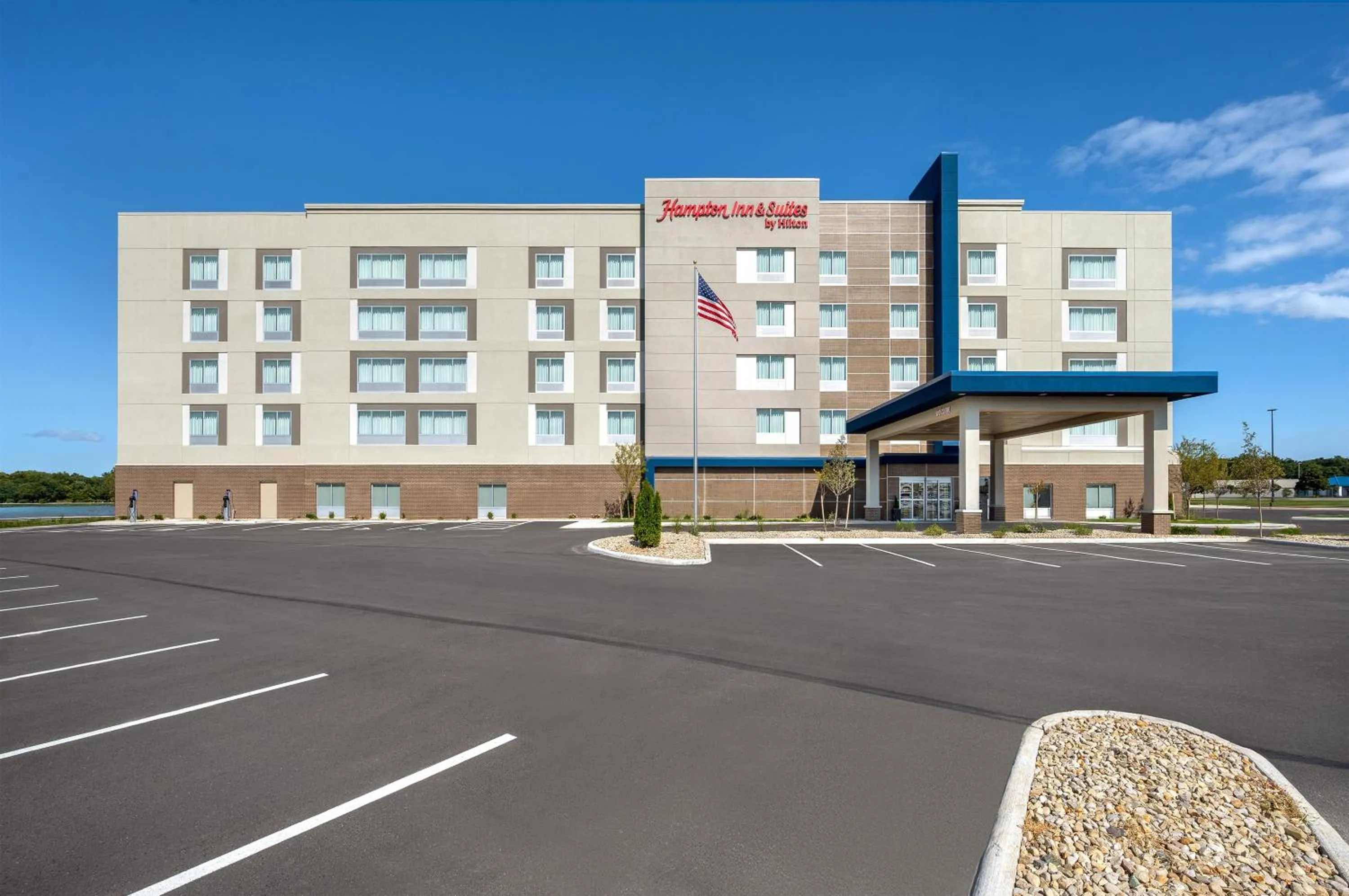 Property building in Hampton Inn & Suites By Hilton Port Clinton Catawba Island