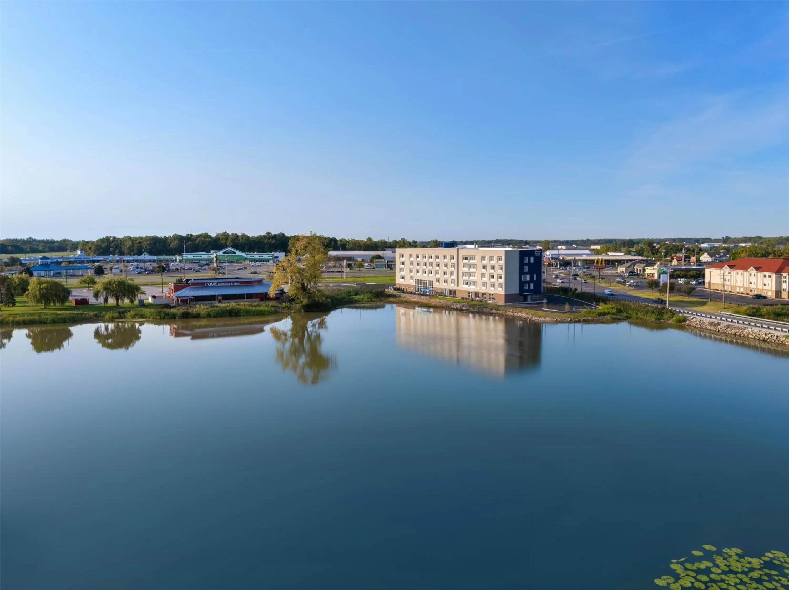 Property building in Hampton Inn & Suites By Hilton Port Clinton Catawba Island