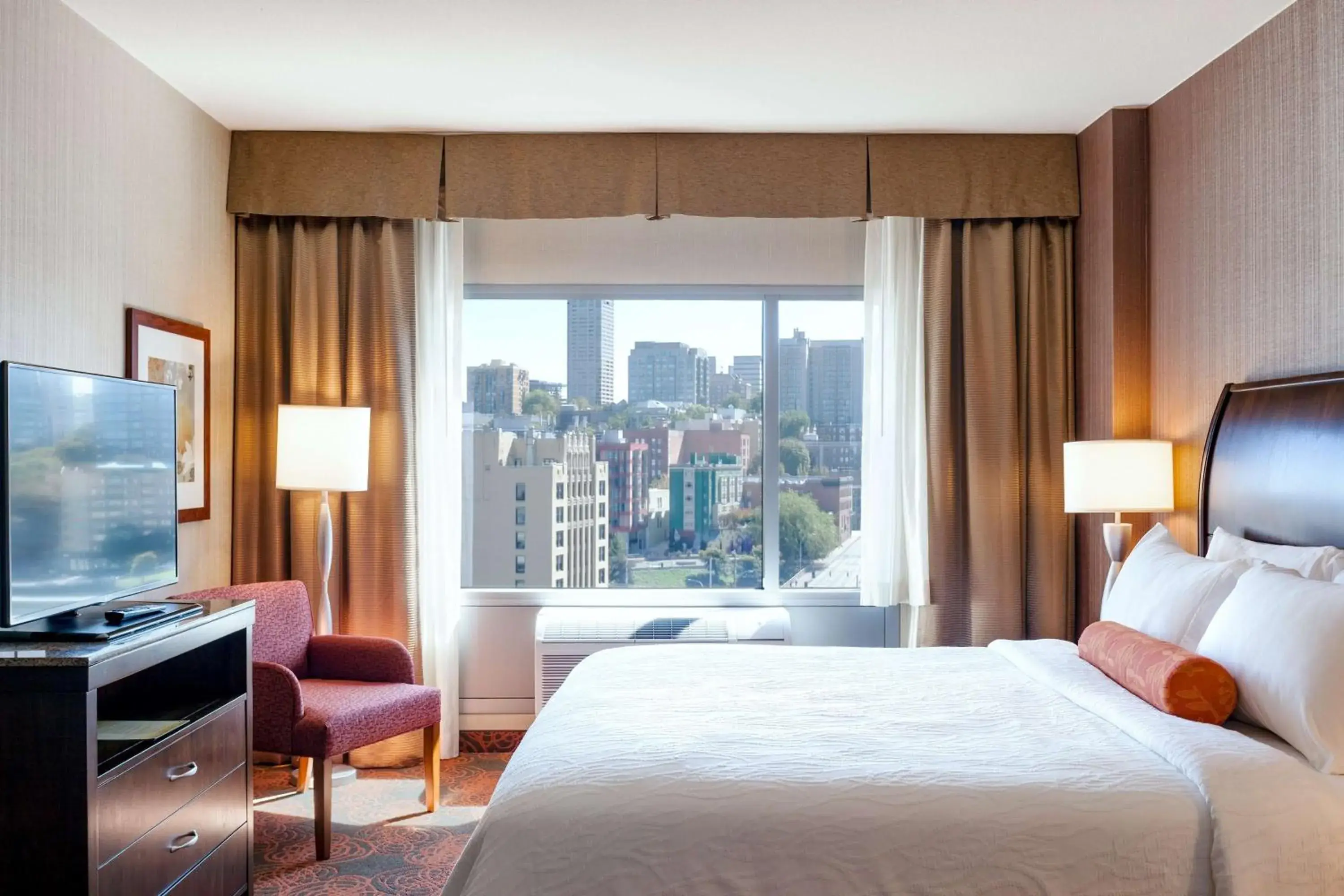 One-Bedroom King Suite in Hilton Garden Inn Seattle Downtown One-Bedroom King Suite in Hilton Garden Inn Seattle Downtown