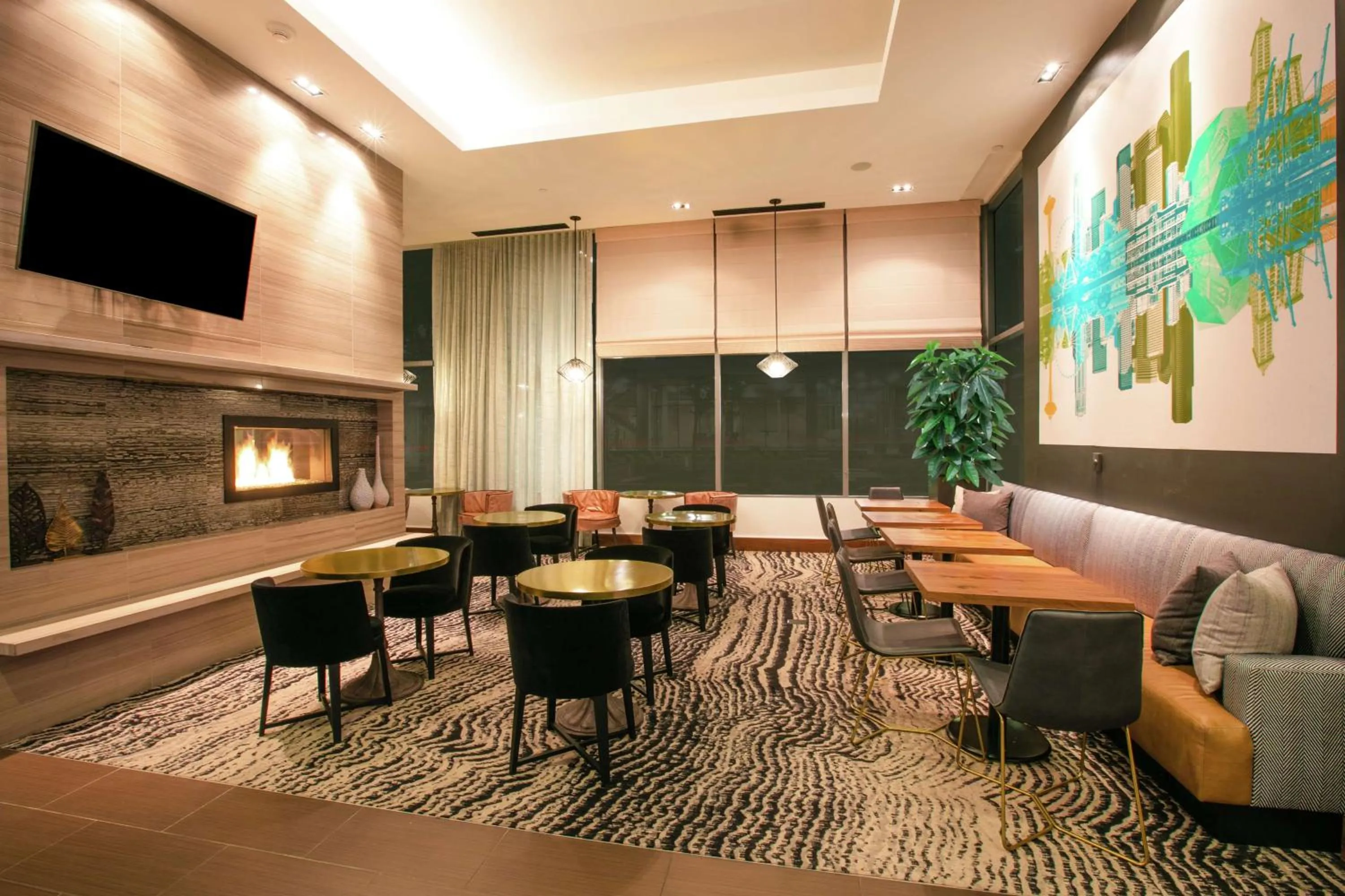 Lounge or bar in Hilton Garden Inn Seattle Downtown