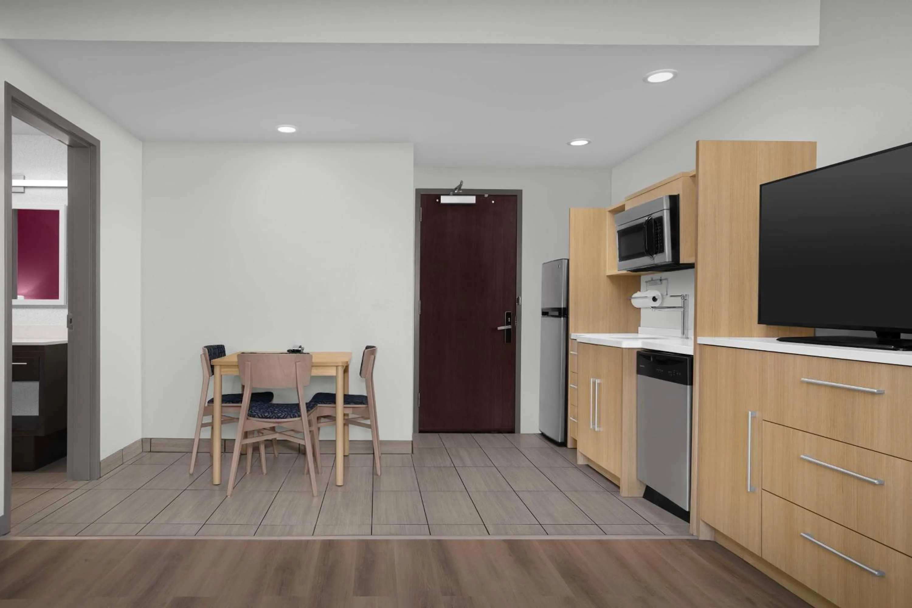 Kitchen or kitchenette in Home2 Suites by Hilton Clarksville/Ft. Campbell