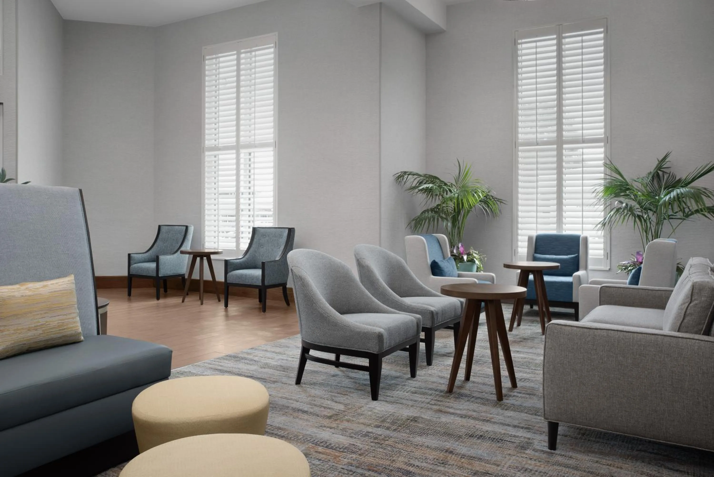 Seating area in Hampton Inn and Suites by Hilton Vero Beach-Downtown