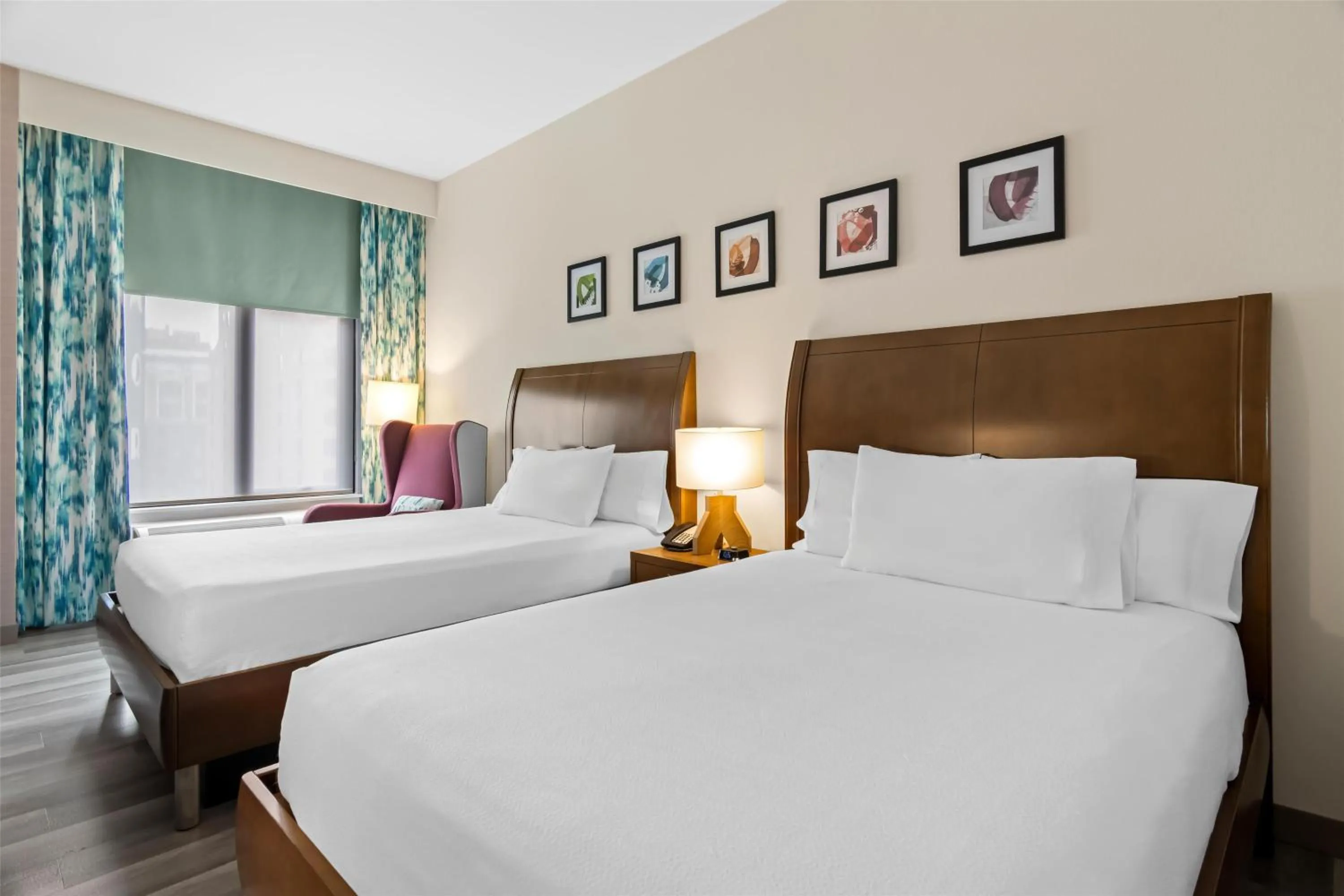 Bed in Hilton Garden Inn Chicago Downtown Riverwalk