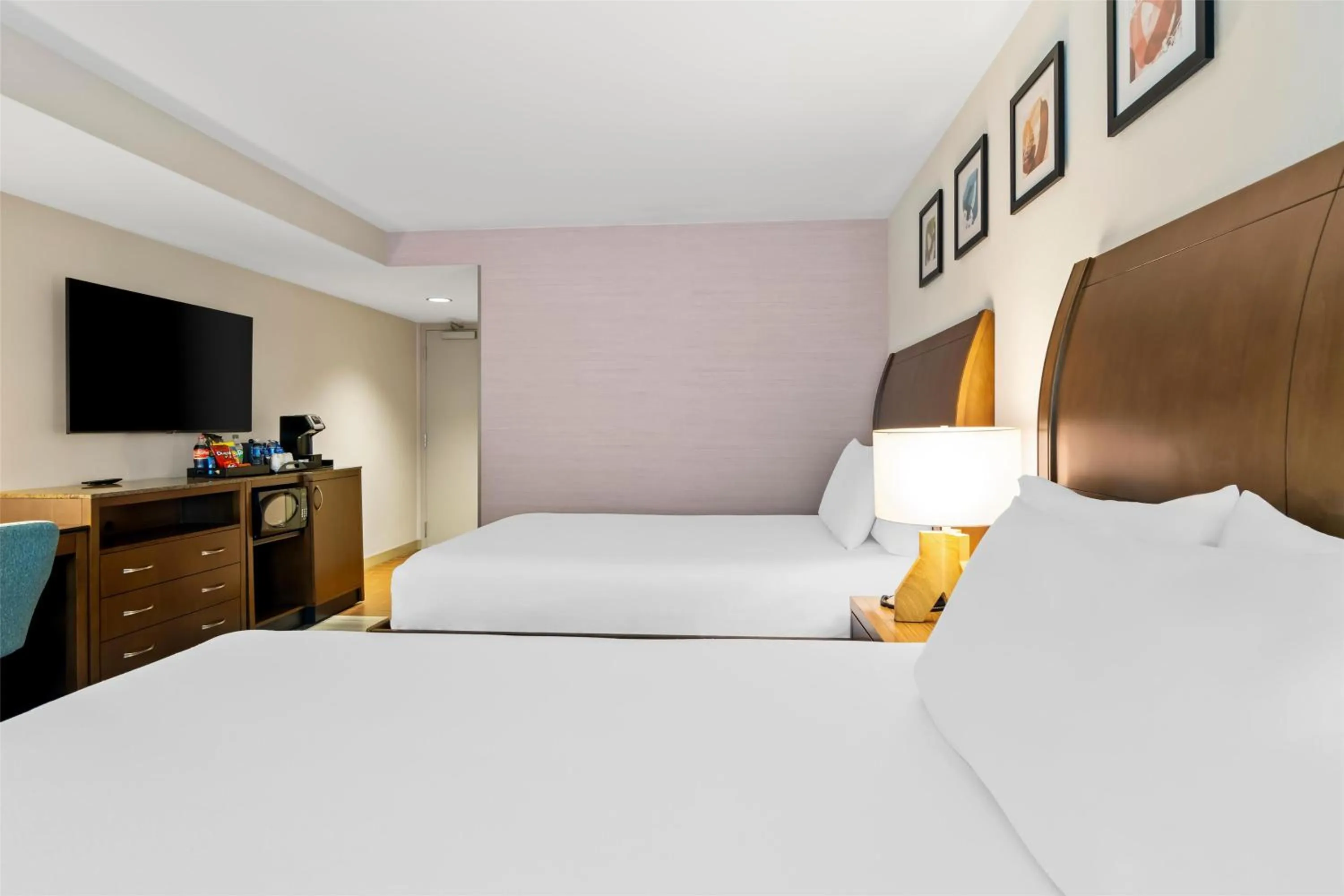 Bed in Hilton Garden Inn Chicago Downtown Riverwalk