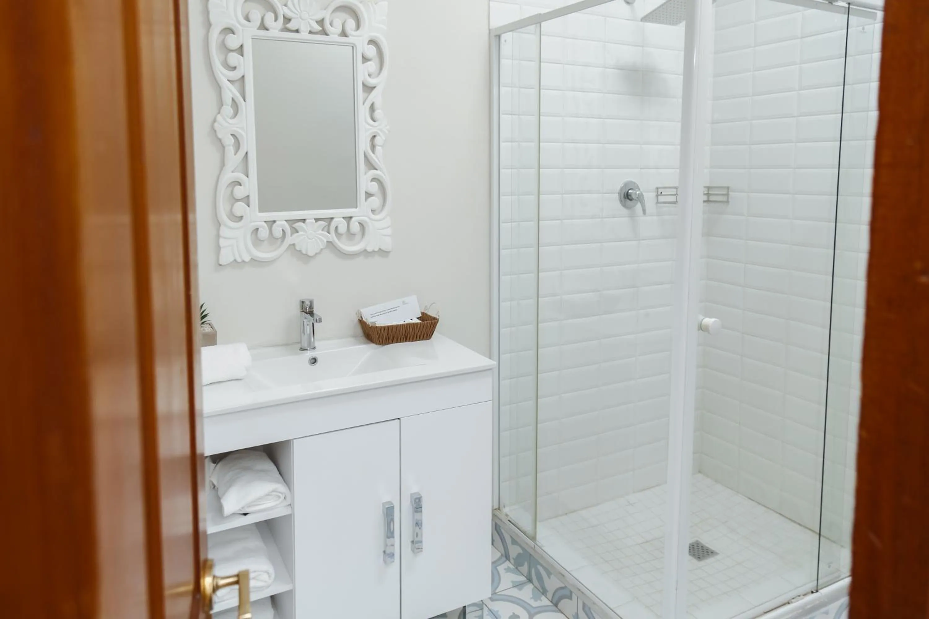 Bathroom in Le Pommier Wine Estate