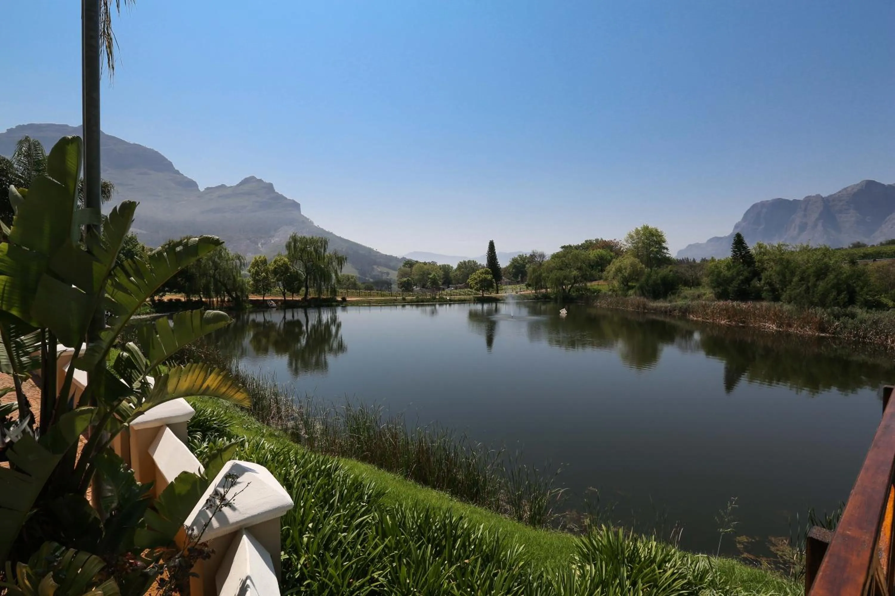 Lake view in Le Pommier Wine Estate