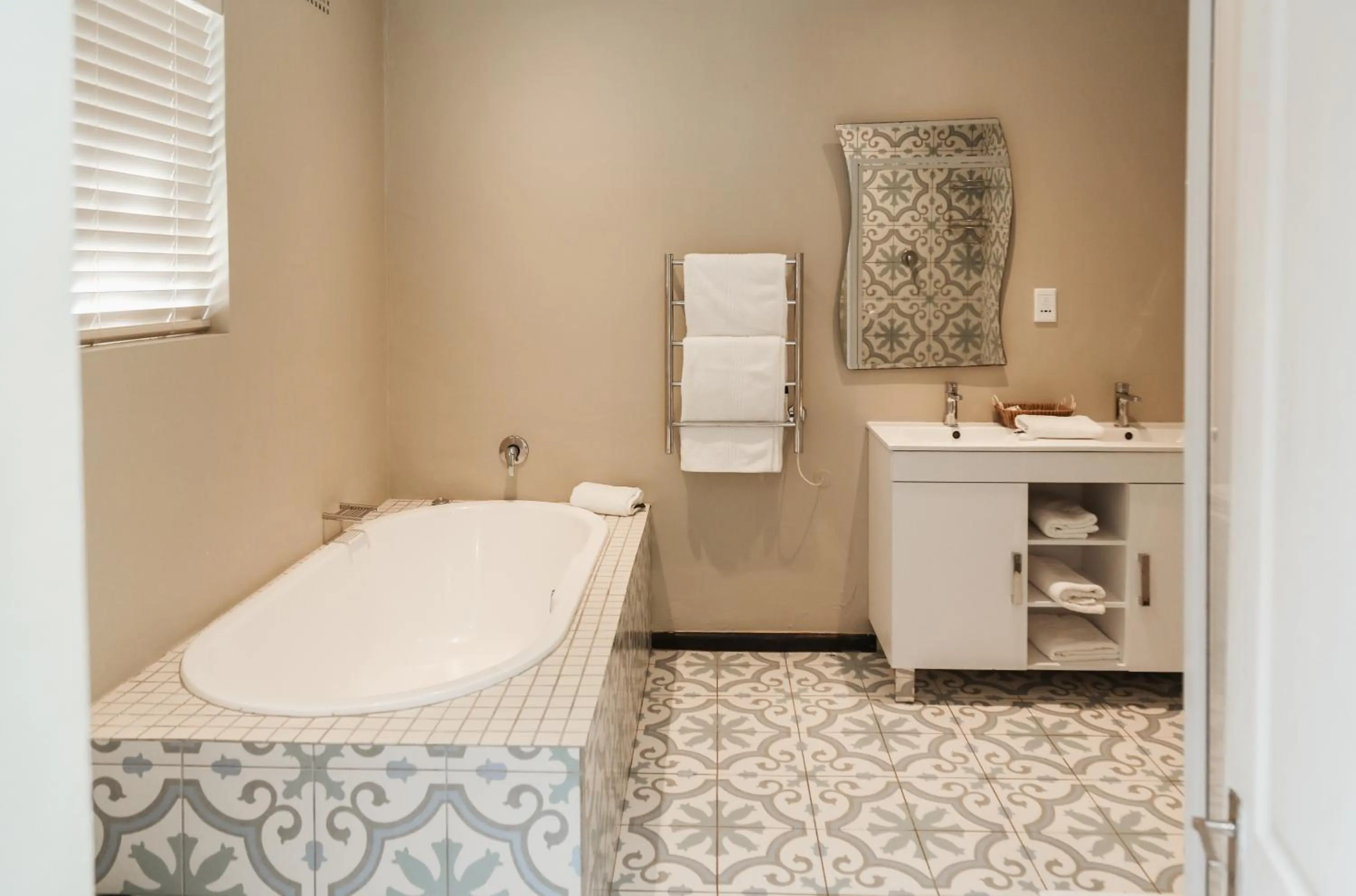 Bathroom in Le Pommier Wine Estate